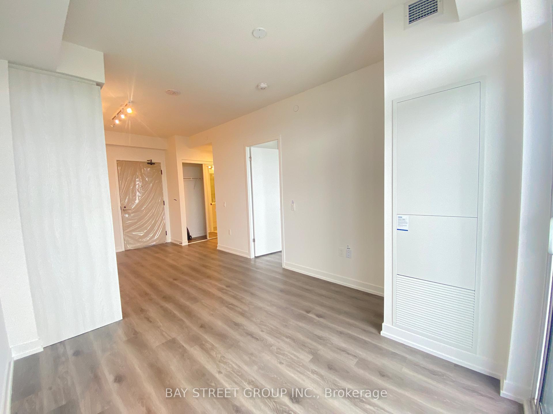 Photo 9 of Unit 4910, 225 Commerce Street, Vaughan, Vaughan Corporate Centre — HOMEH
