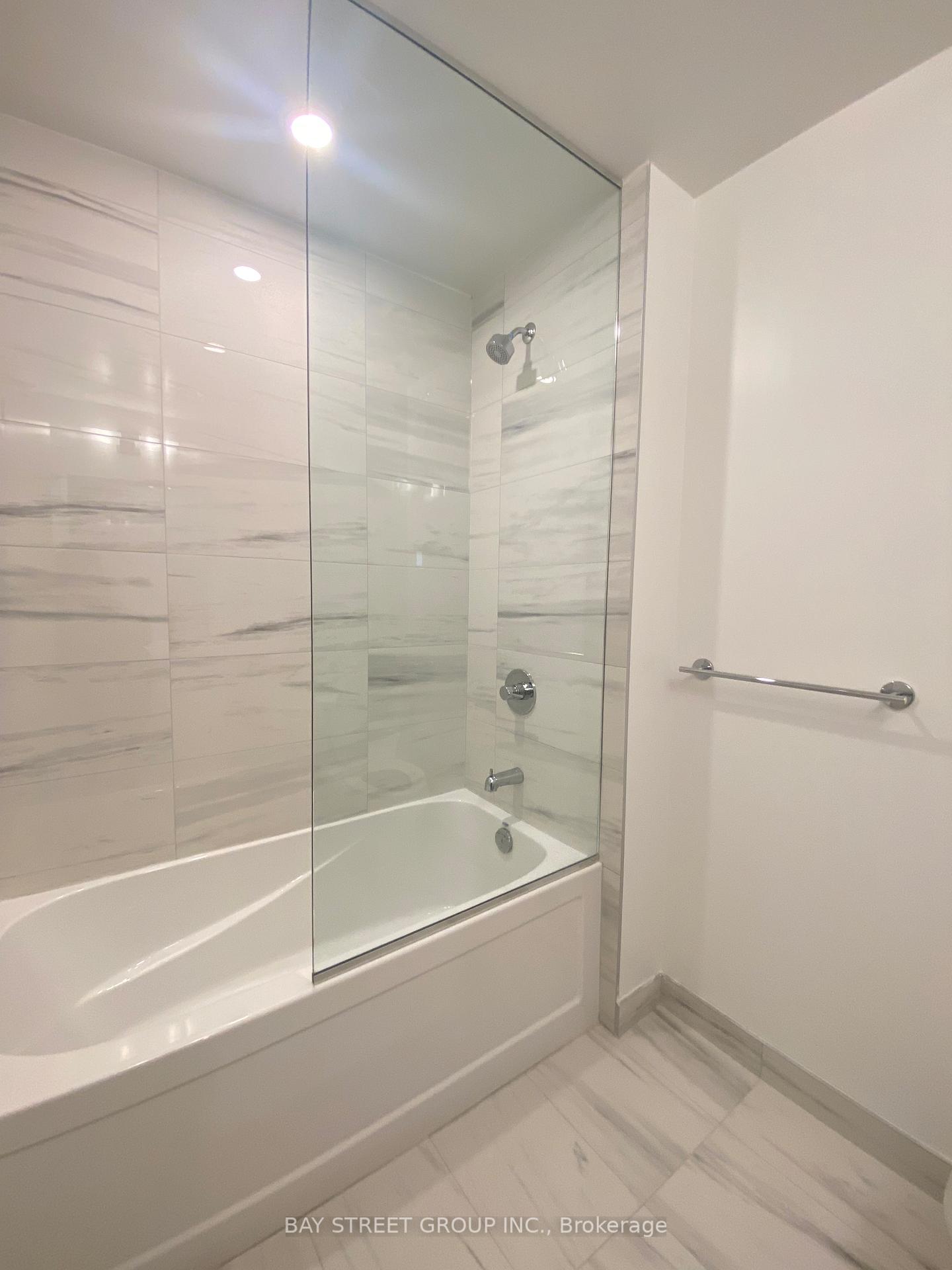 Photo 5 of Unit 4910, 225 Commerce Street, Vaughan, Vaughan Corporate Centre — HOMEH