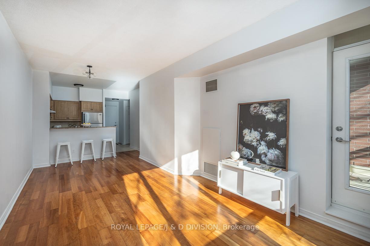 Photo 3 of Unit 207, 485 Rosewell Avenue, Toronto, Lawrence Park South — HOMEH