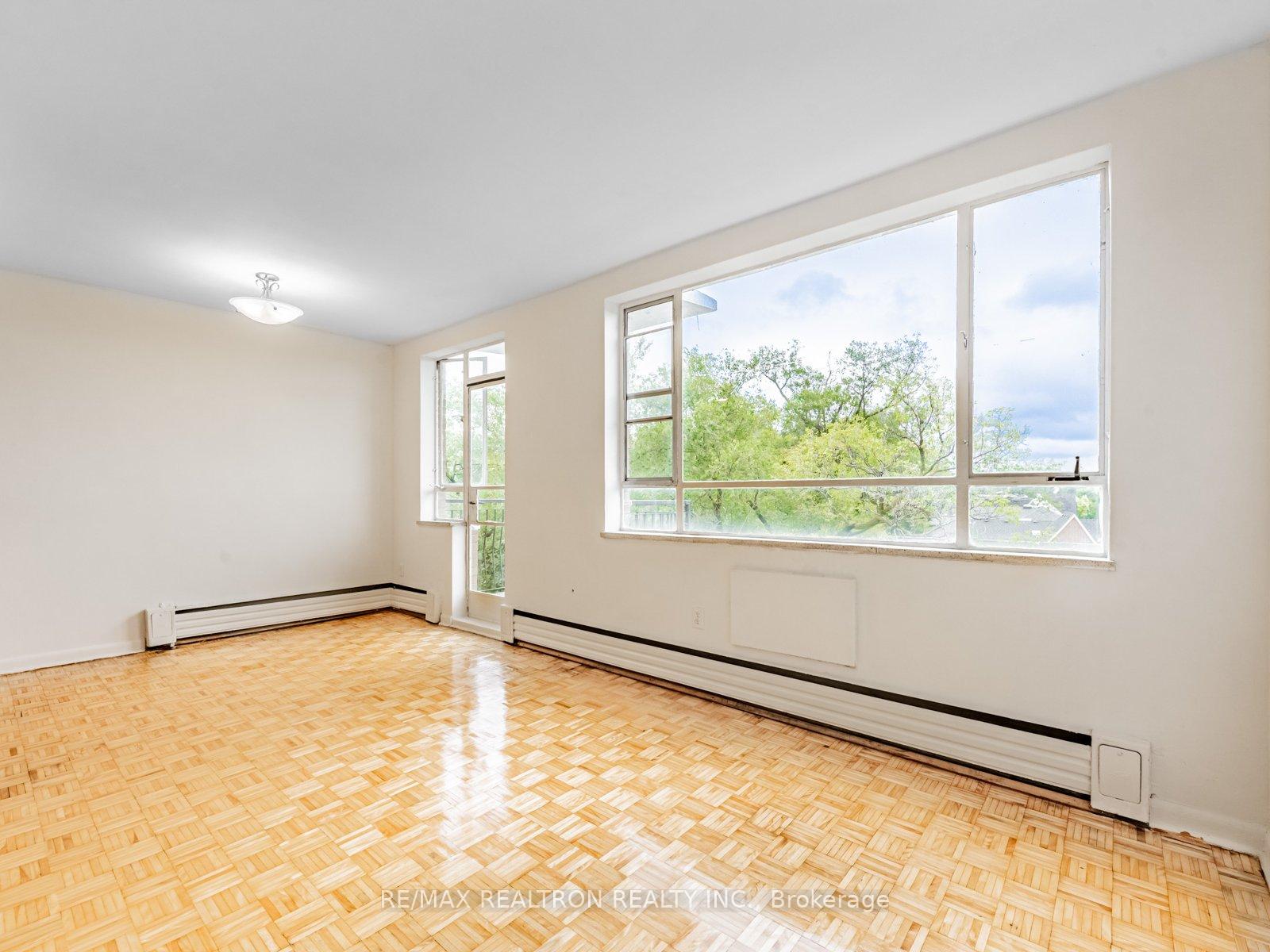 Photo 1 of Unit 305, 2895 Bathurst Street, Toronto, Bedford Park-Nortown — HOMEH