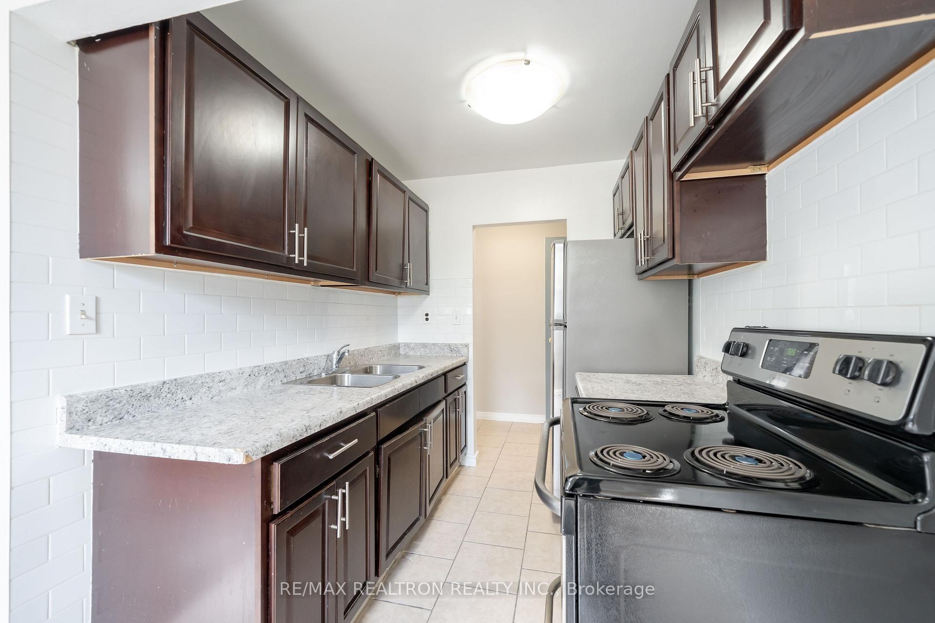 Photo 19 of Unit 305, 2895 Bathurst Street, Toronto, Bedford Park-Nortown — HOMEH