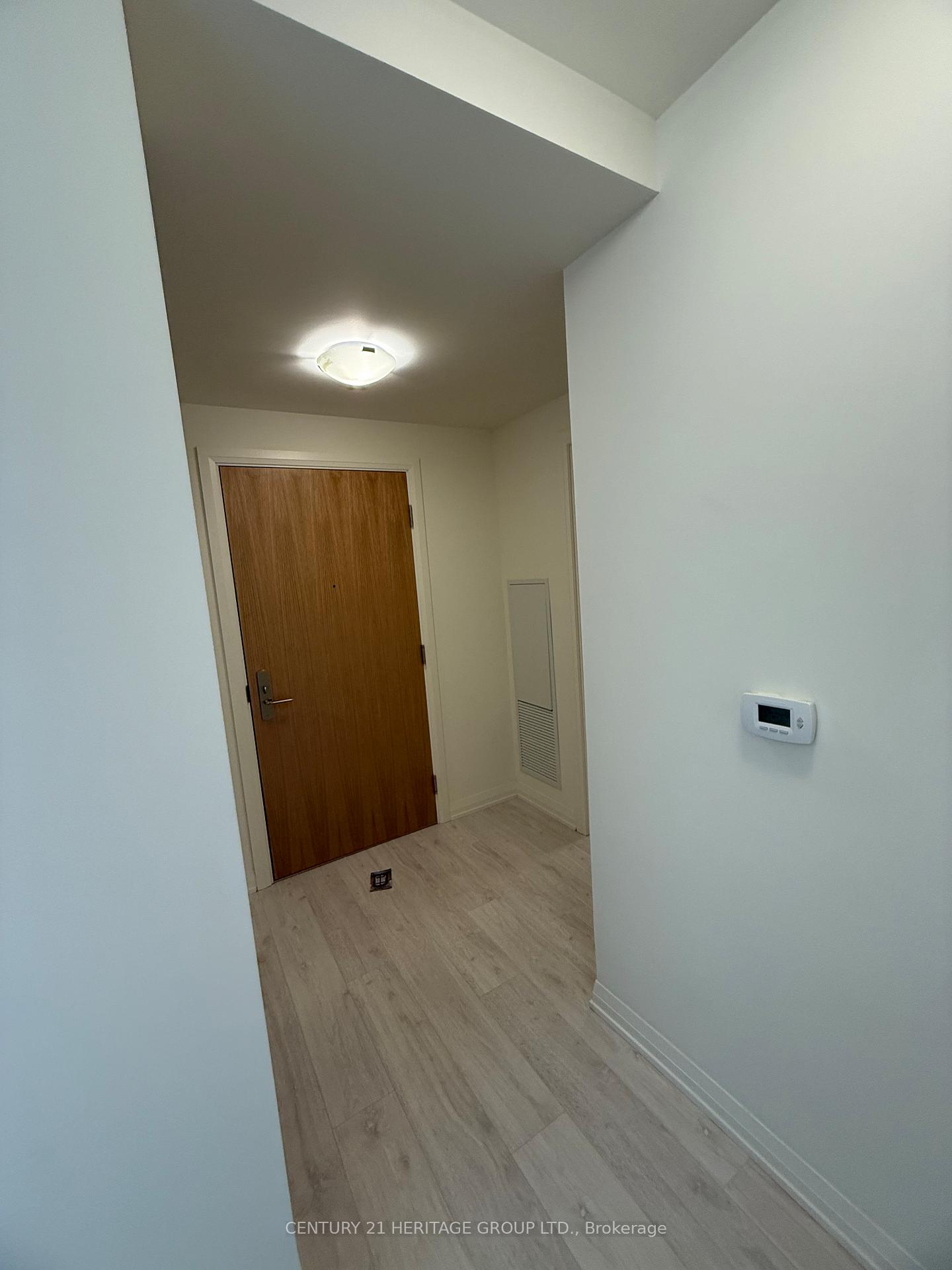 Photo 2 of Unit 619, 8960 Jane Street, Vaughan, Vellore Village — HOMEH