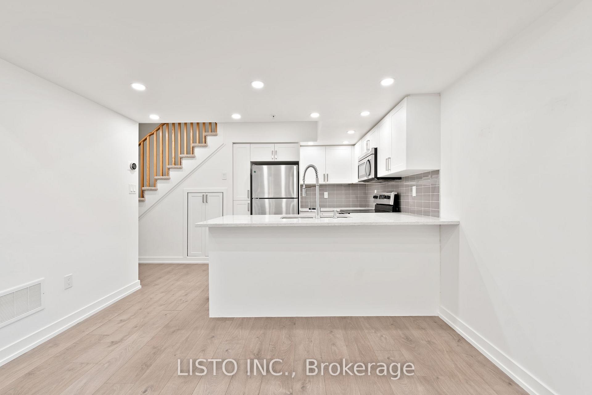 Photo 5 of Unit 510, 1555 Kingston Road, Pickering, Town Centre — HOMEH