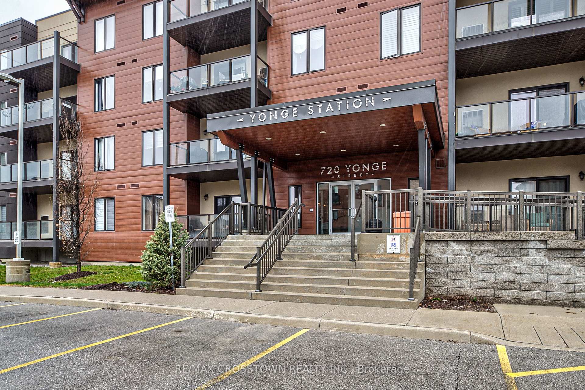 Photo 1 of Unit 208, 720 Yonge Street, Barrie, Painswick South — HOMEH