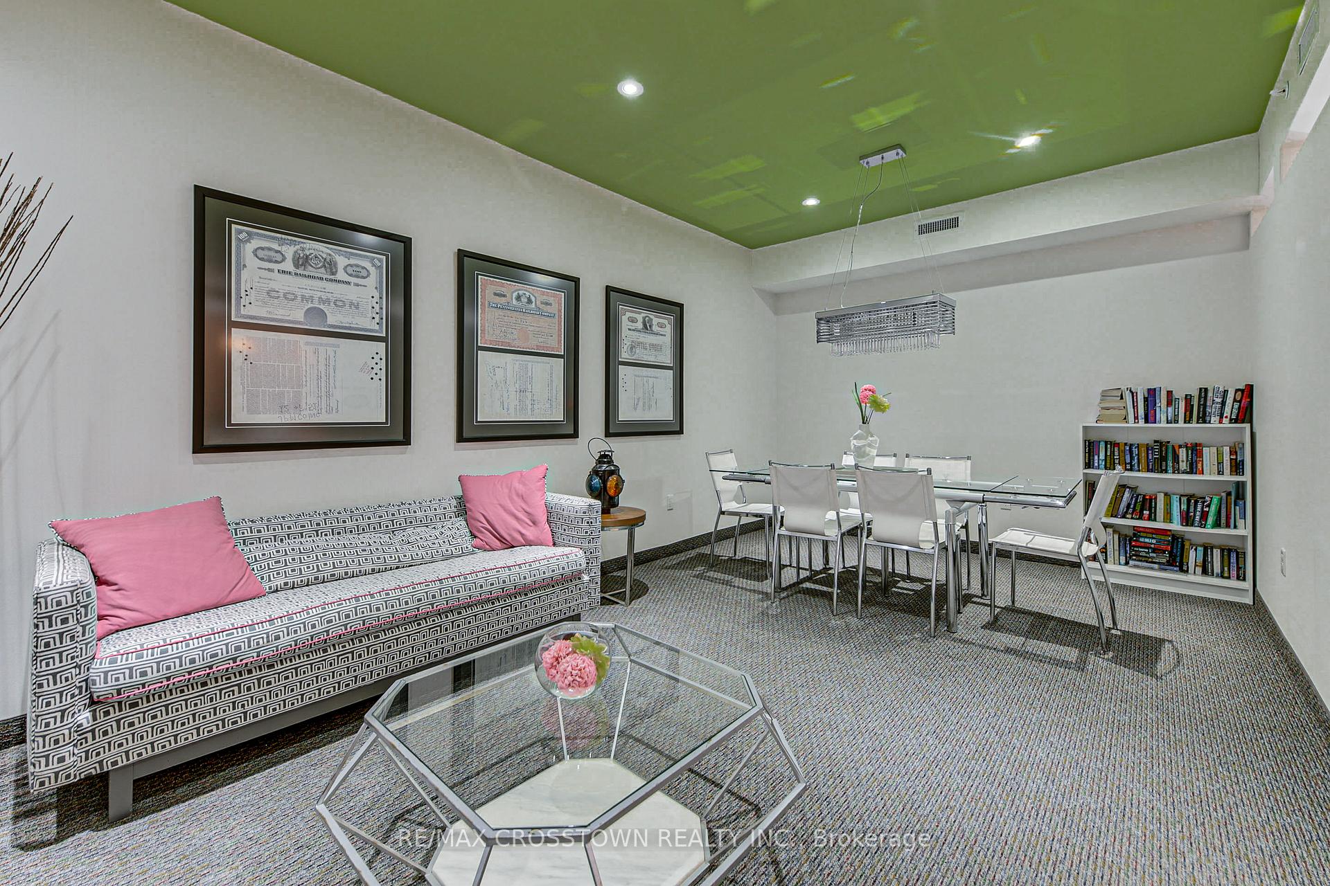 Photo 4 of Unit 208, 720 Yonge Street, Barrie, Painswick South — HOMEH