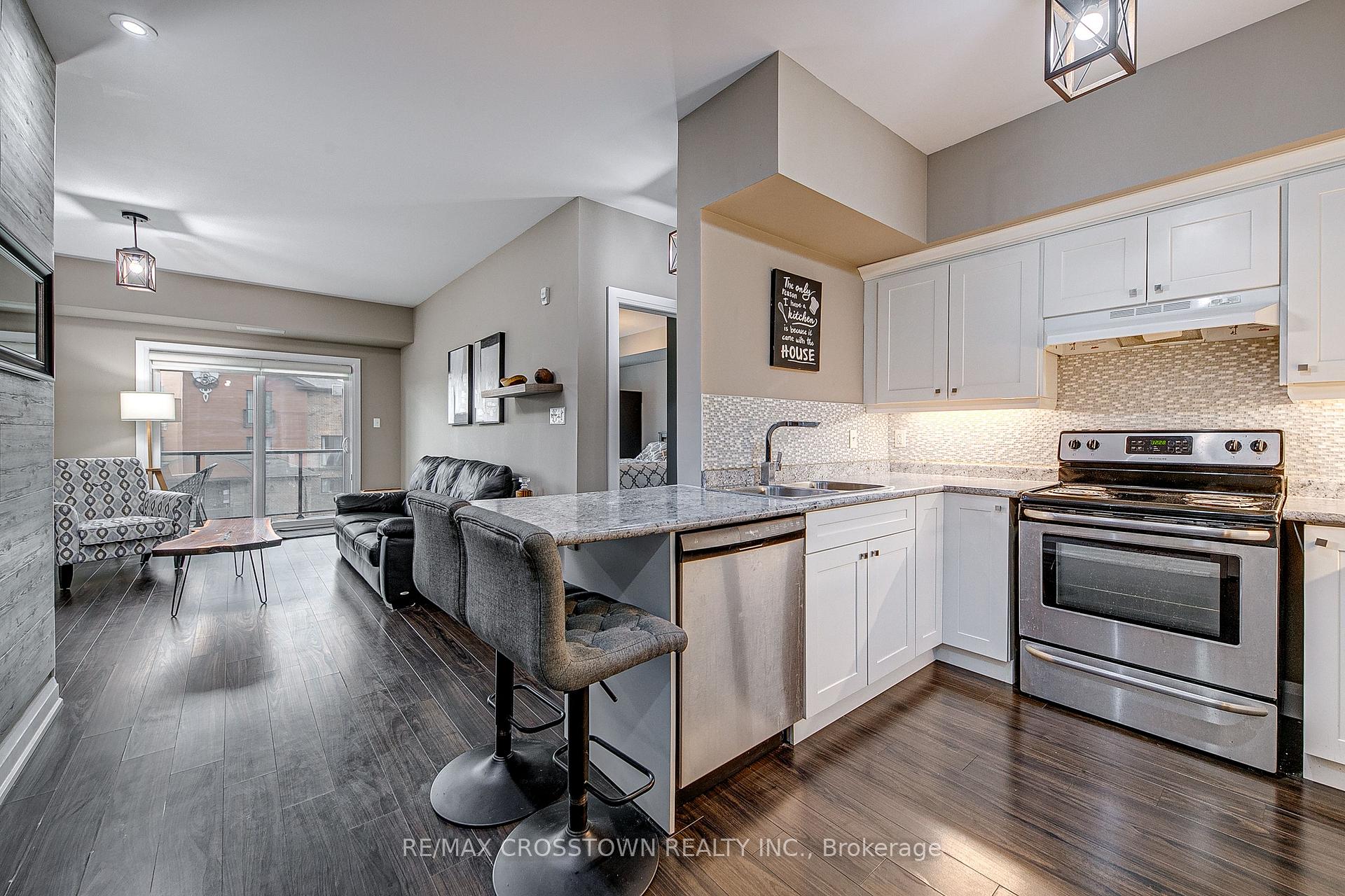 Photo 7 of Unit 208, 720 Yonge Street, Barrie, Painswick South — HOMEH