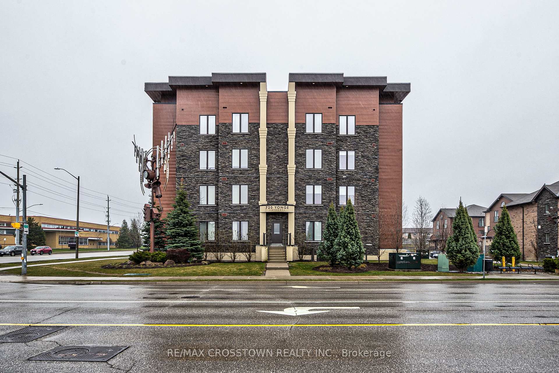 Photo 32 of Unit 208, 720 Yonge Street, Barrie, Painswick South — HOMEH