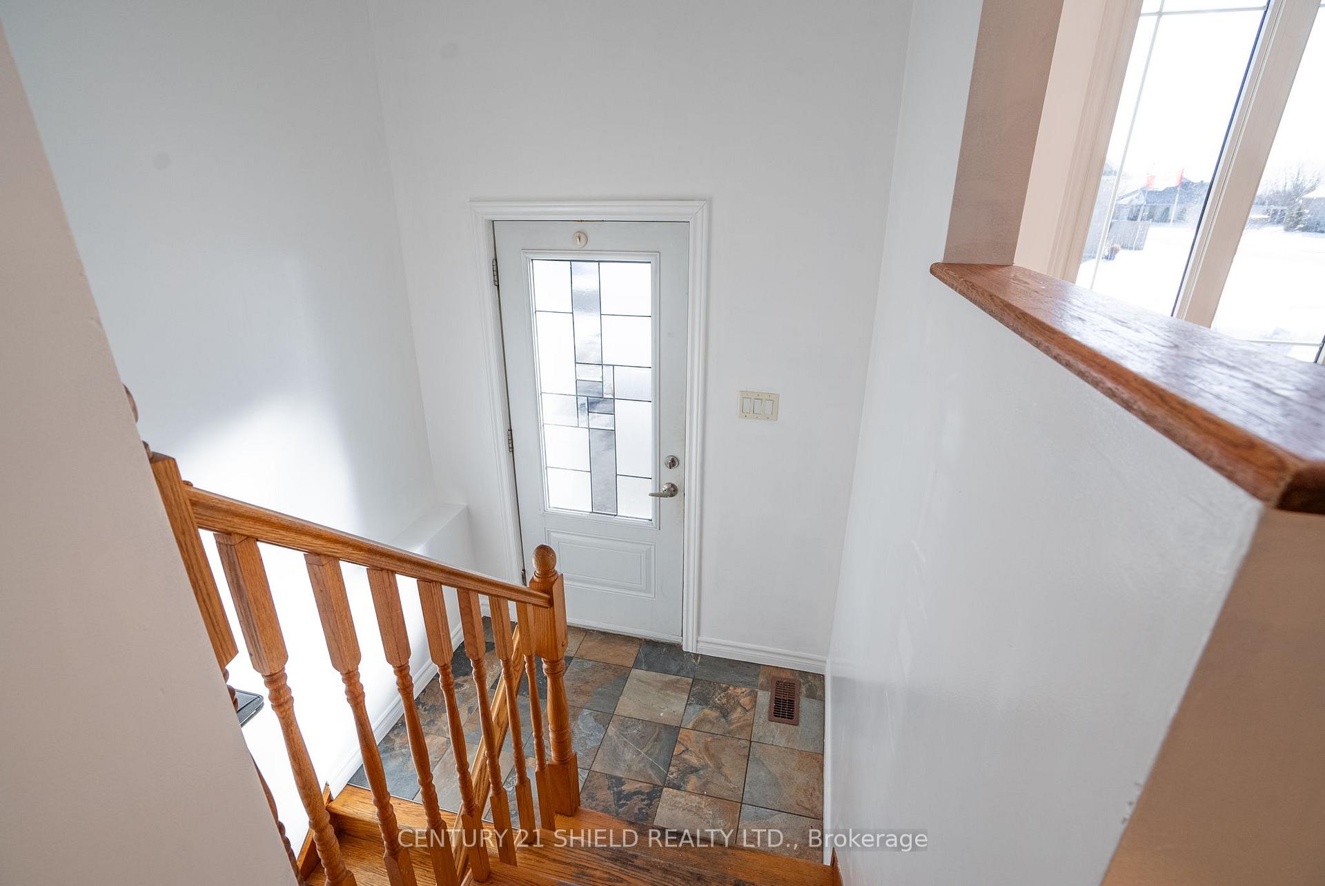 Photo 2 of 108 Forestdale Crescent, Cornwall — HOMEH