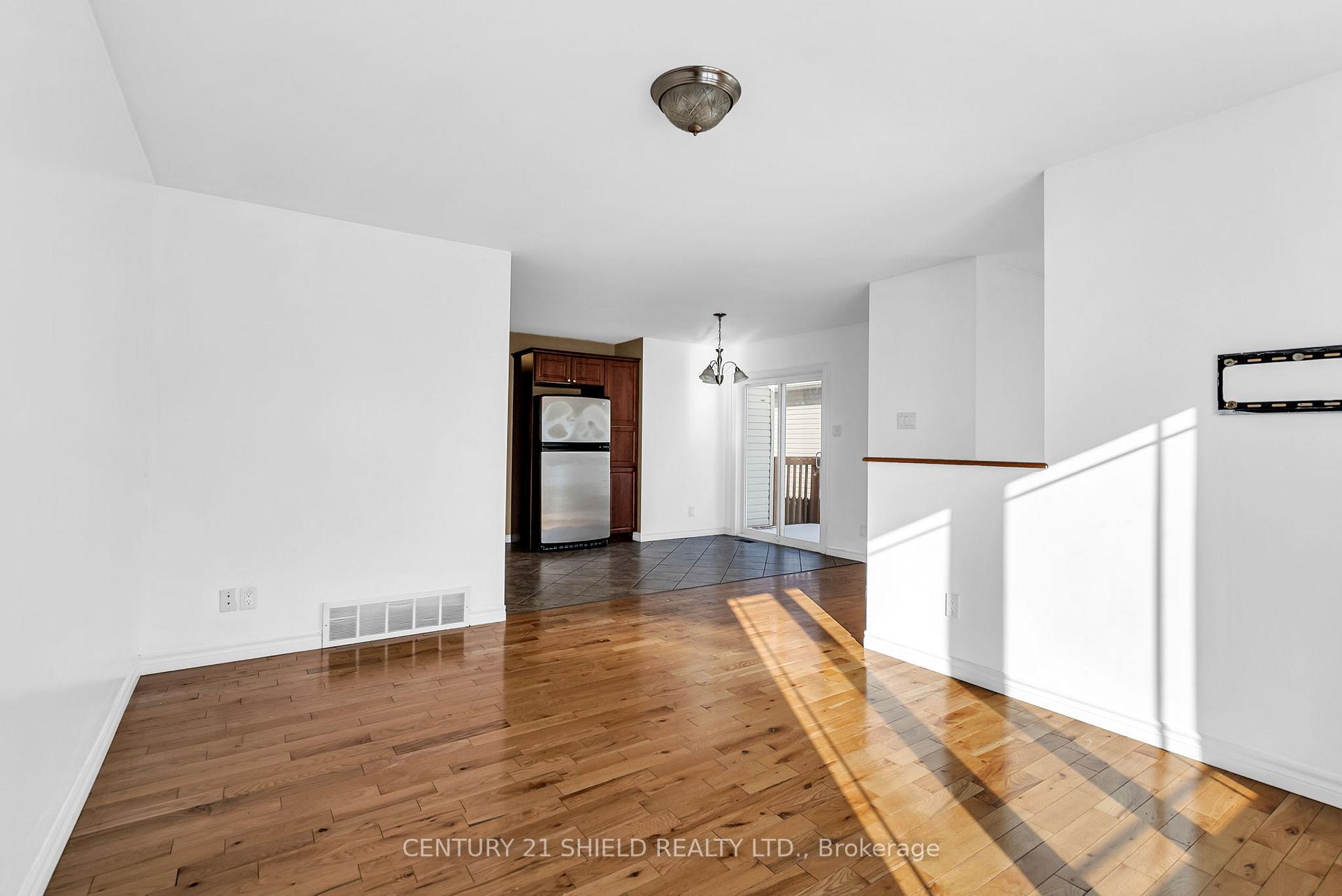 Photo 4 of 108 Forestdale Crescent, Cornwall — HOMEH