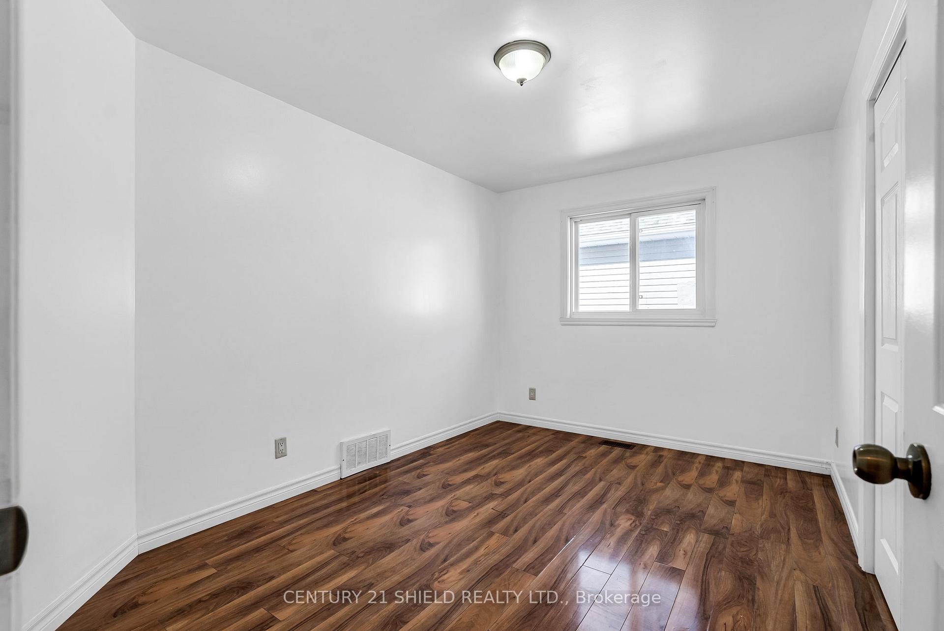 Photo 7 of 108 Forestdale Crescent, Cornwall — HOMEH