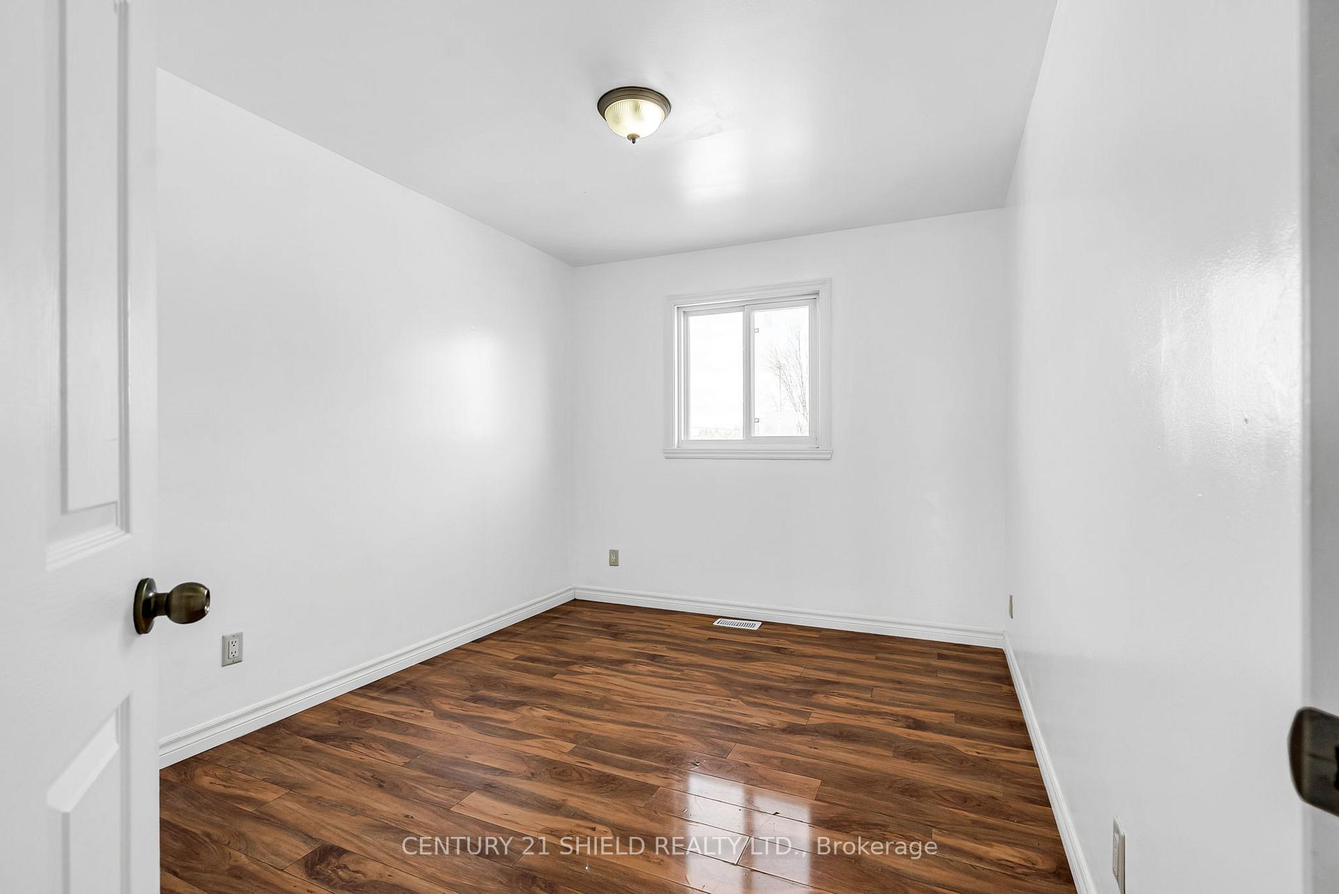 Photo 10 of 108 Forestdale Crescent, Cornwall — HOMEH