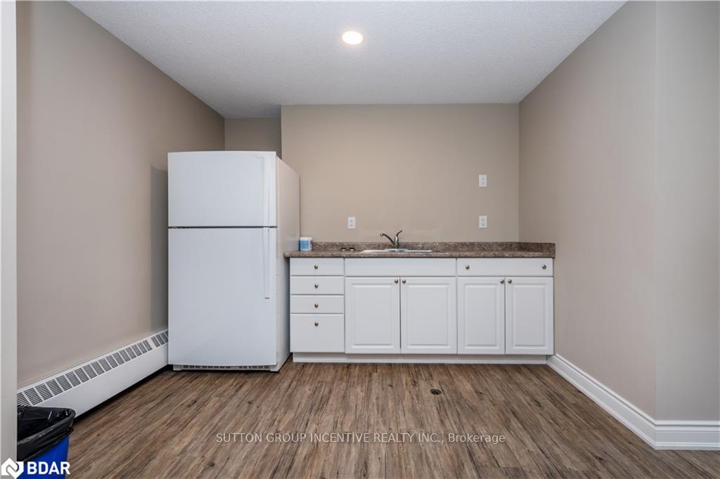 Photo 13 of Unit 37, 2 Albert Street, Barrie, North Shore — HOMEH