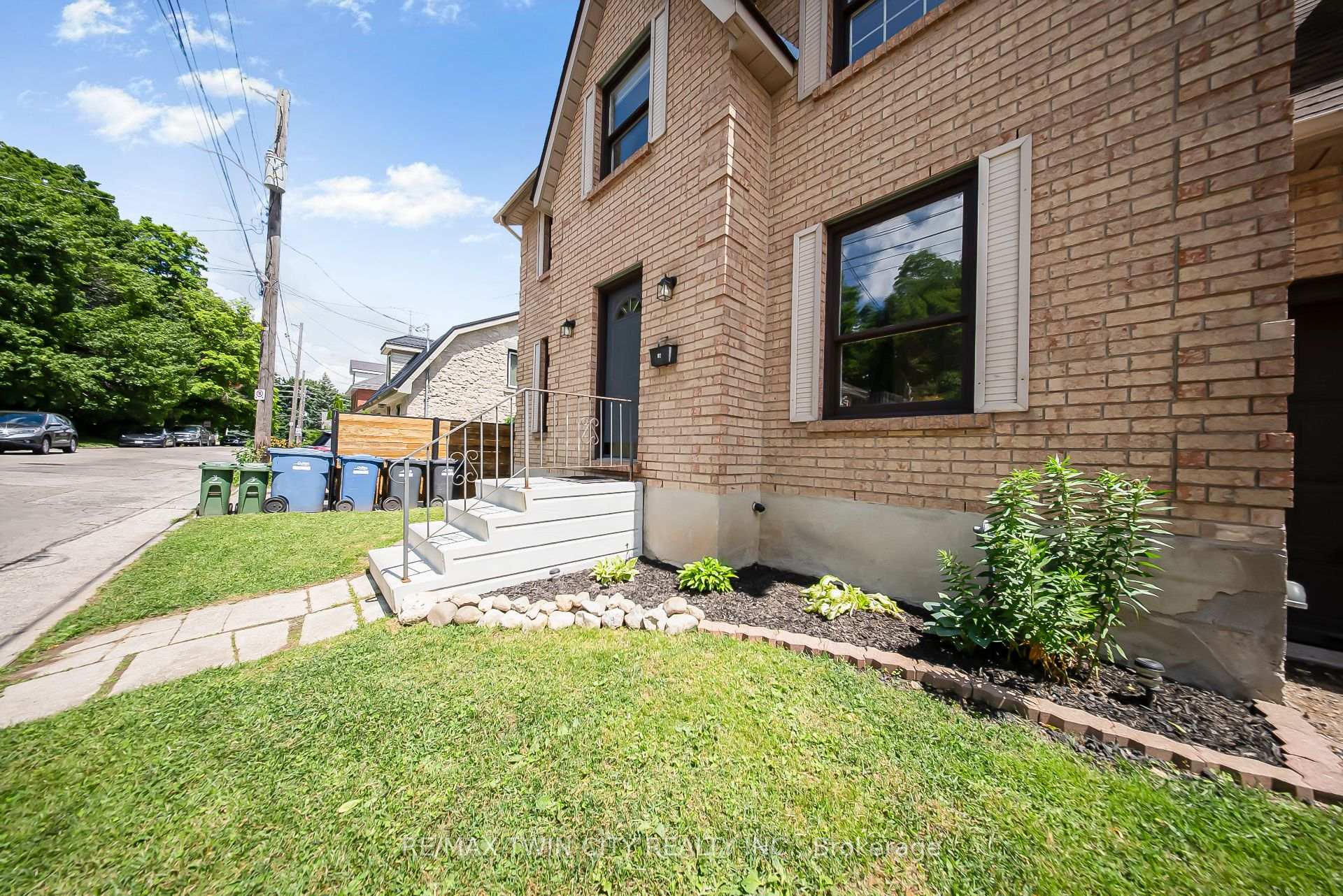 Photo 5 of 82 Galt Street, Guelph, Junction/Onward Willow — HOMEH