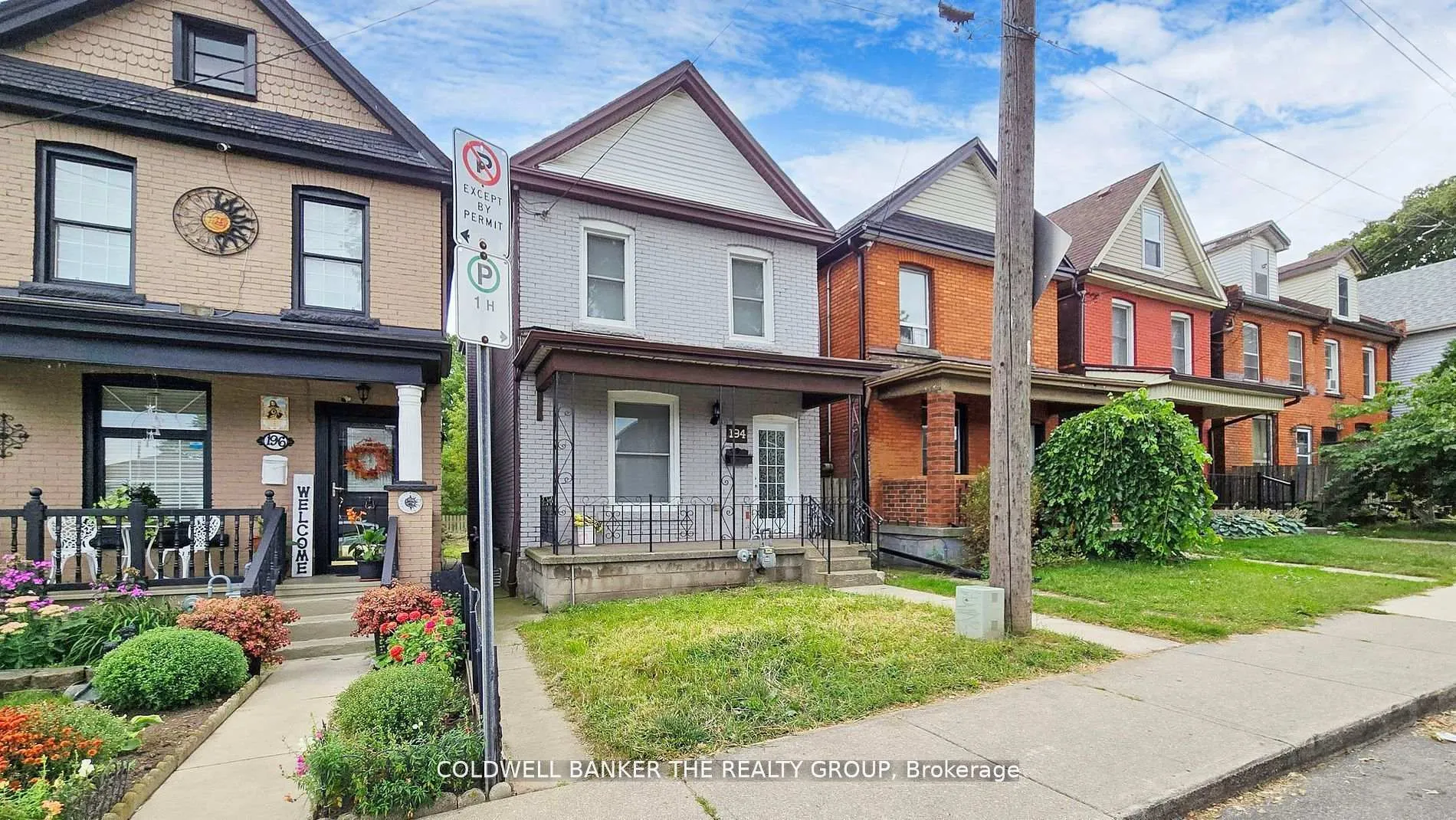 Photo 2 of 194 Simcoe Street E, Hamilton, North End — HOMEH