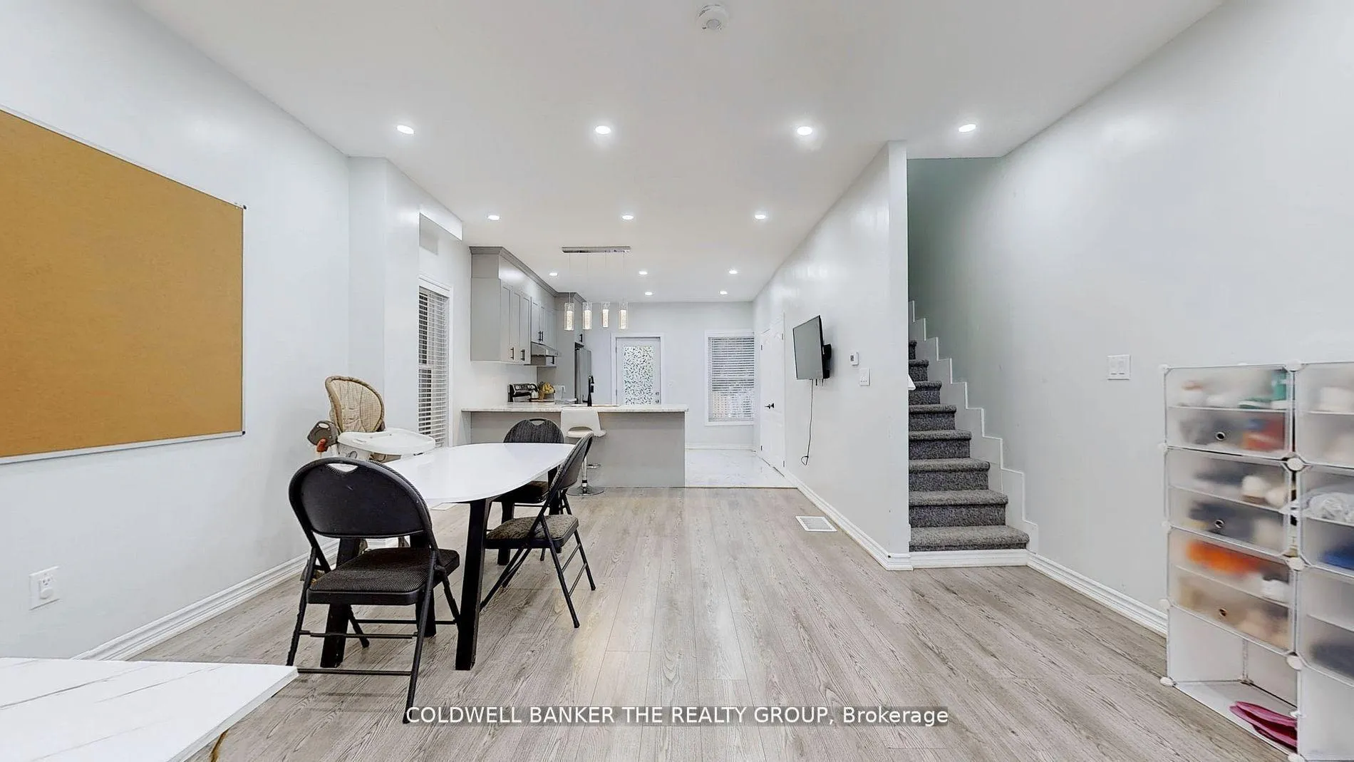 Photo 6 of 194 Simcoe Street E, Hamilton, North End — HOMEH