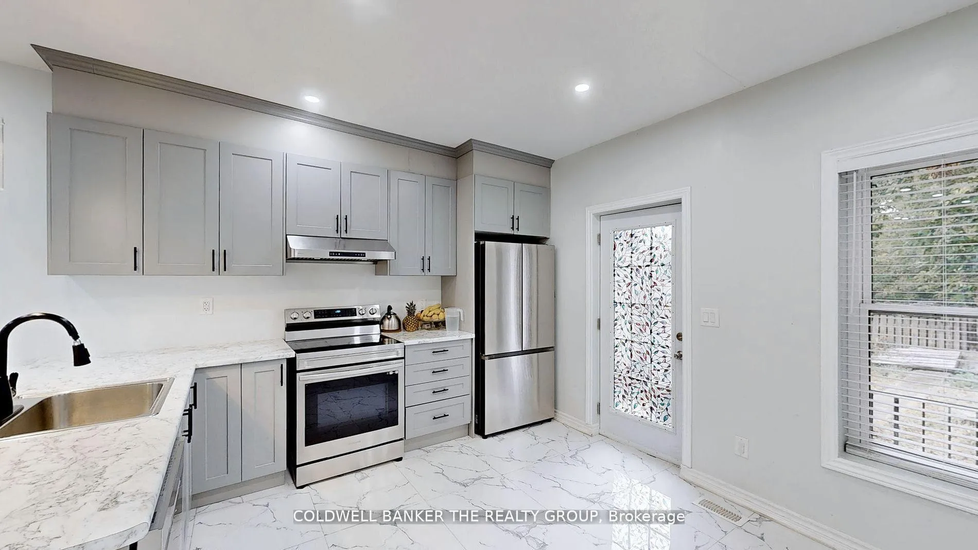 Photo 13 of 194 Simcoe Street E, Hamilton, North End — HOMEH