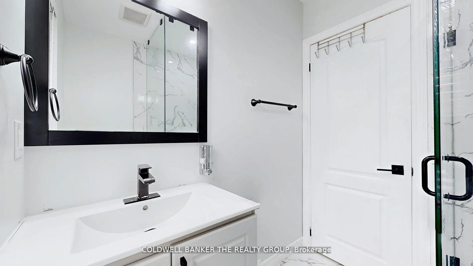 Photo 21 of 194 Simcoe Street E, Hamilton, North End — HOMEH