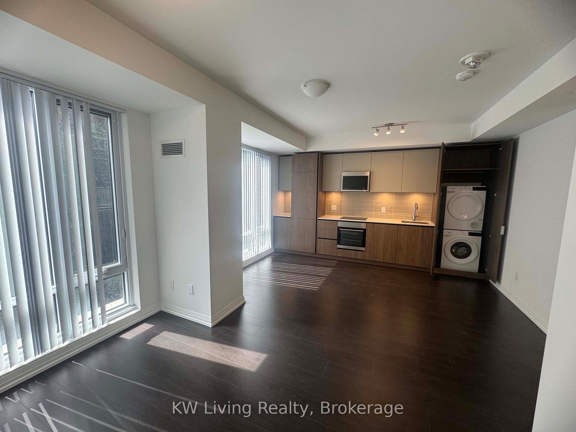 Front of Unit 613, 8 Widmer Street