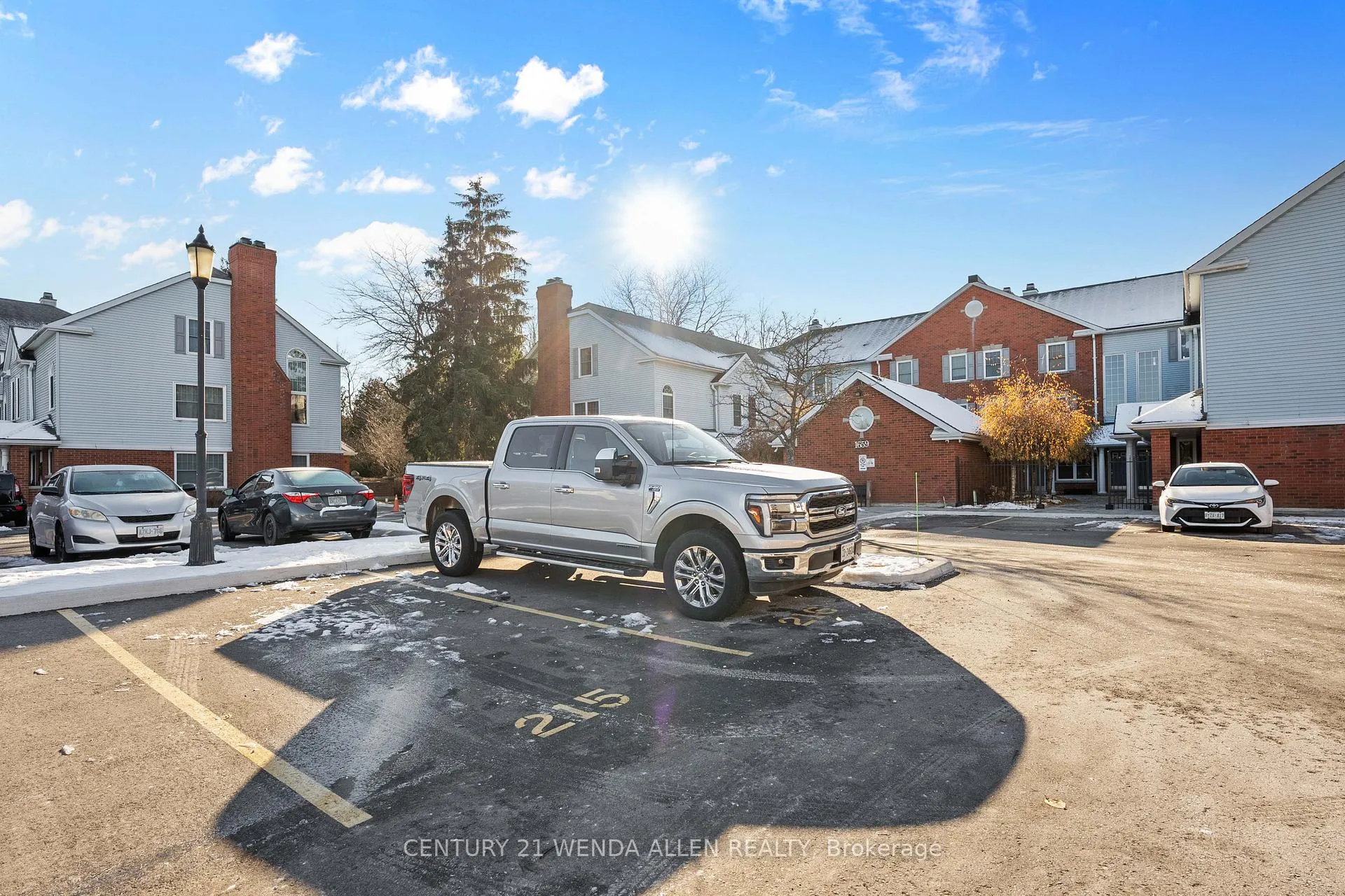 Photo 3 of Unit I-15, 1659 Nash Road, Clarington, Courtice — HOMEH