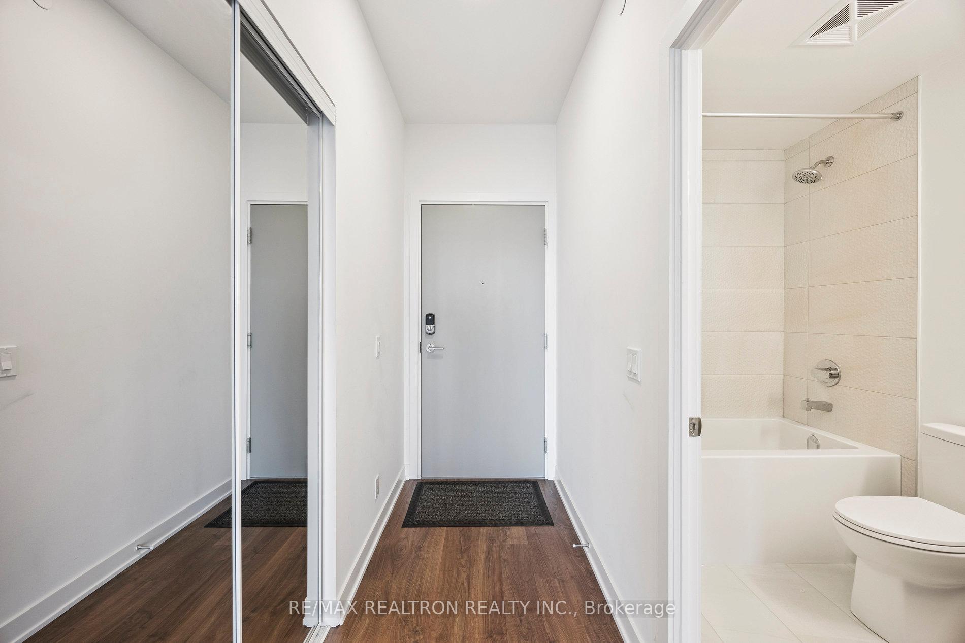 Photo 3 of Unit 2109, 50 Upper Mall Way, Vaughan, Brownridge — HOMEH