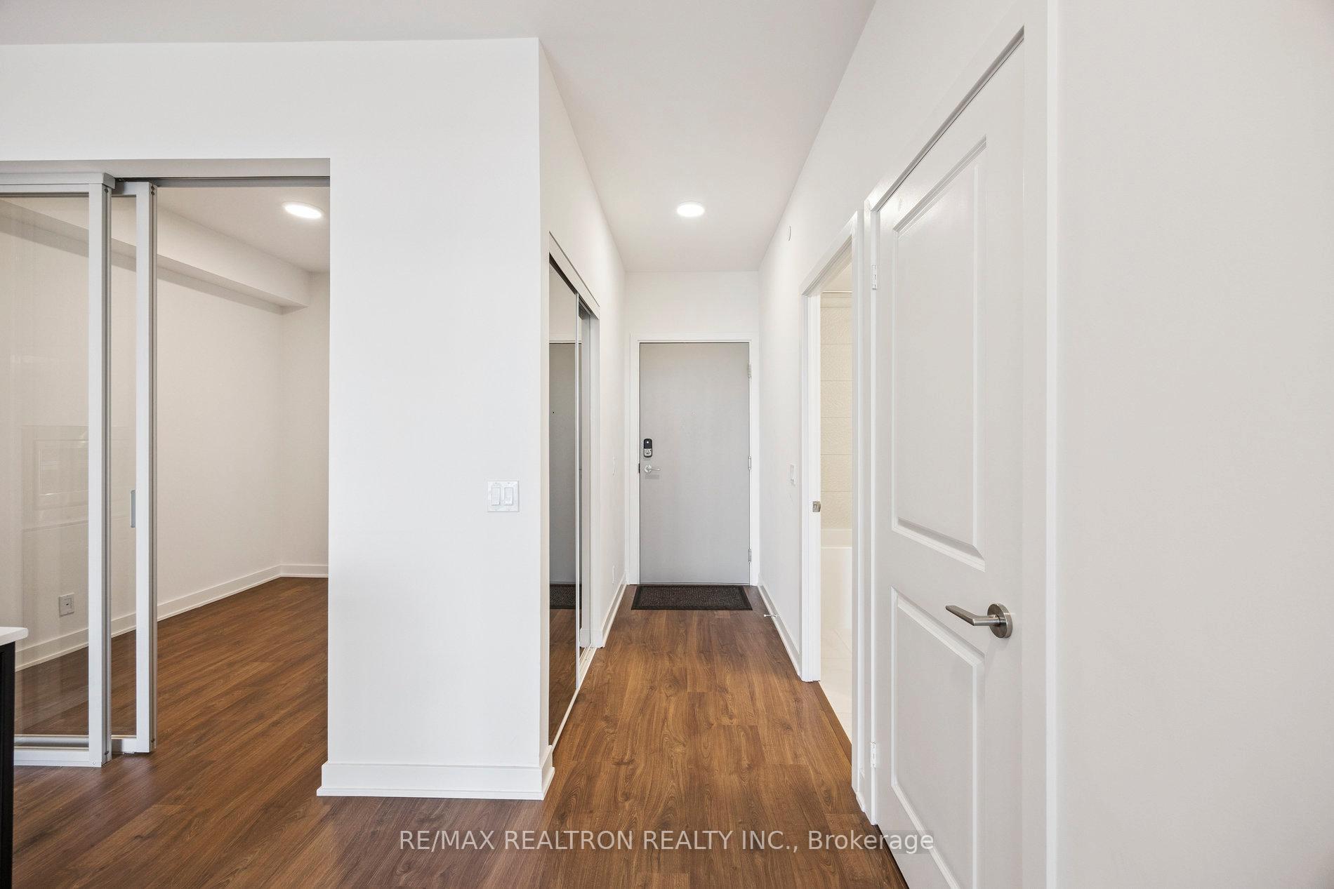 Photo 50 of Unit 2109, 50 Upper Mall Way, Vaughan, Brownridge — HOMEH