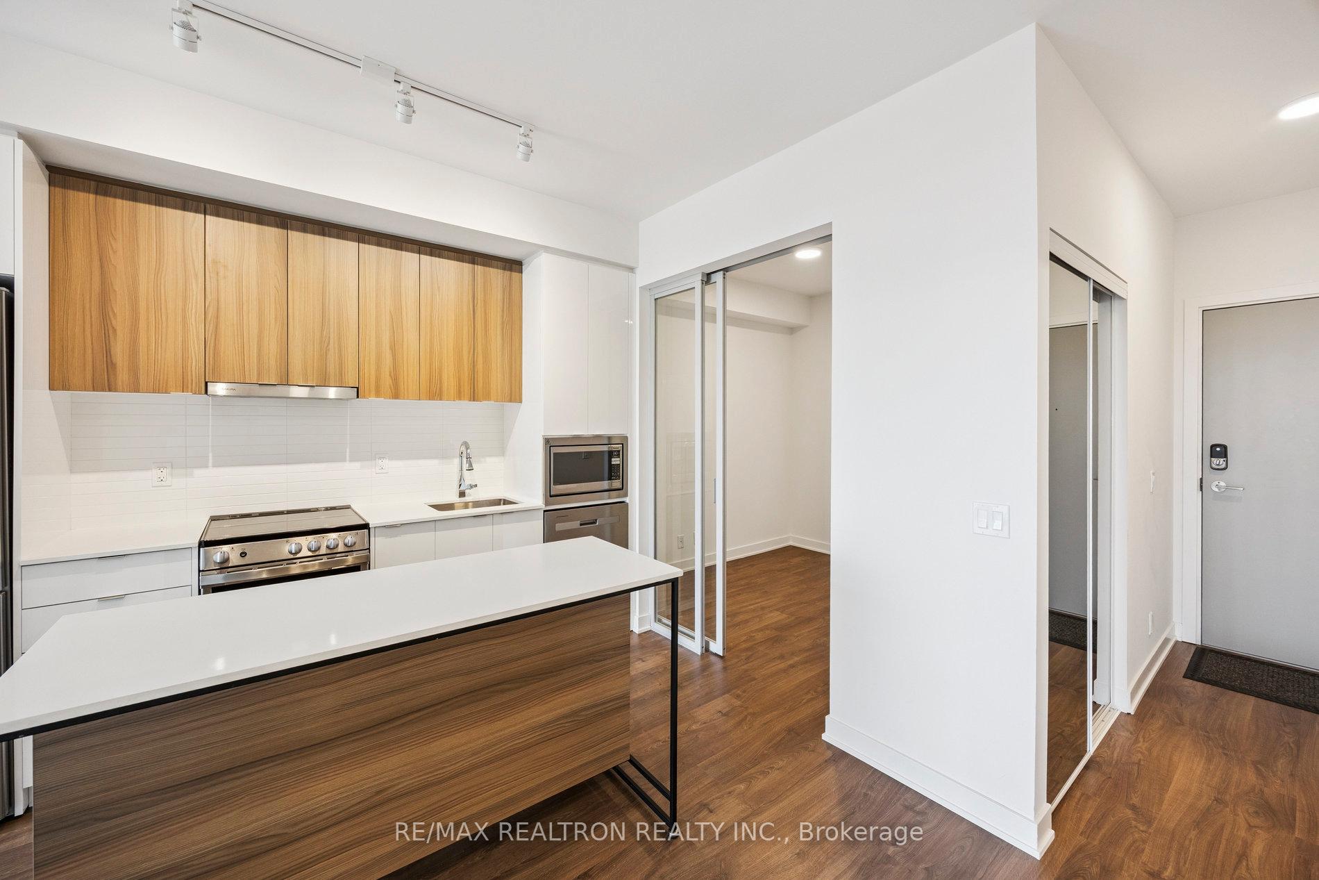Photo 6 of Unit 2109, 50 Upper Mall Way, Vaughan, Brownridge — HOMEH