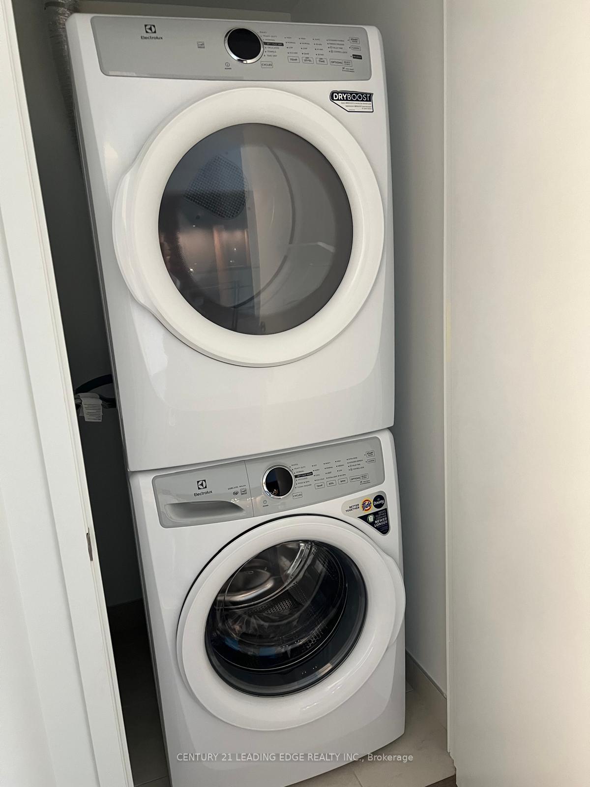 Photo 4 of Unit C-301, 8 Beverley Glen Boulevard, Vaughan, Beverley Glen — HOMEH