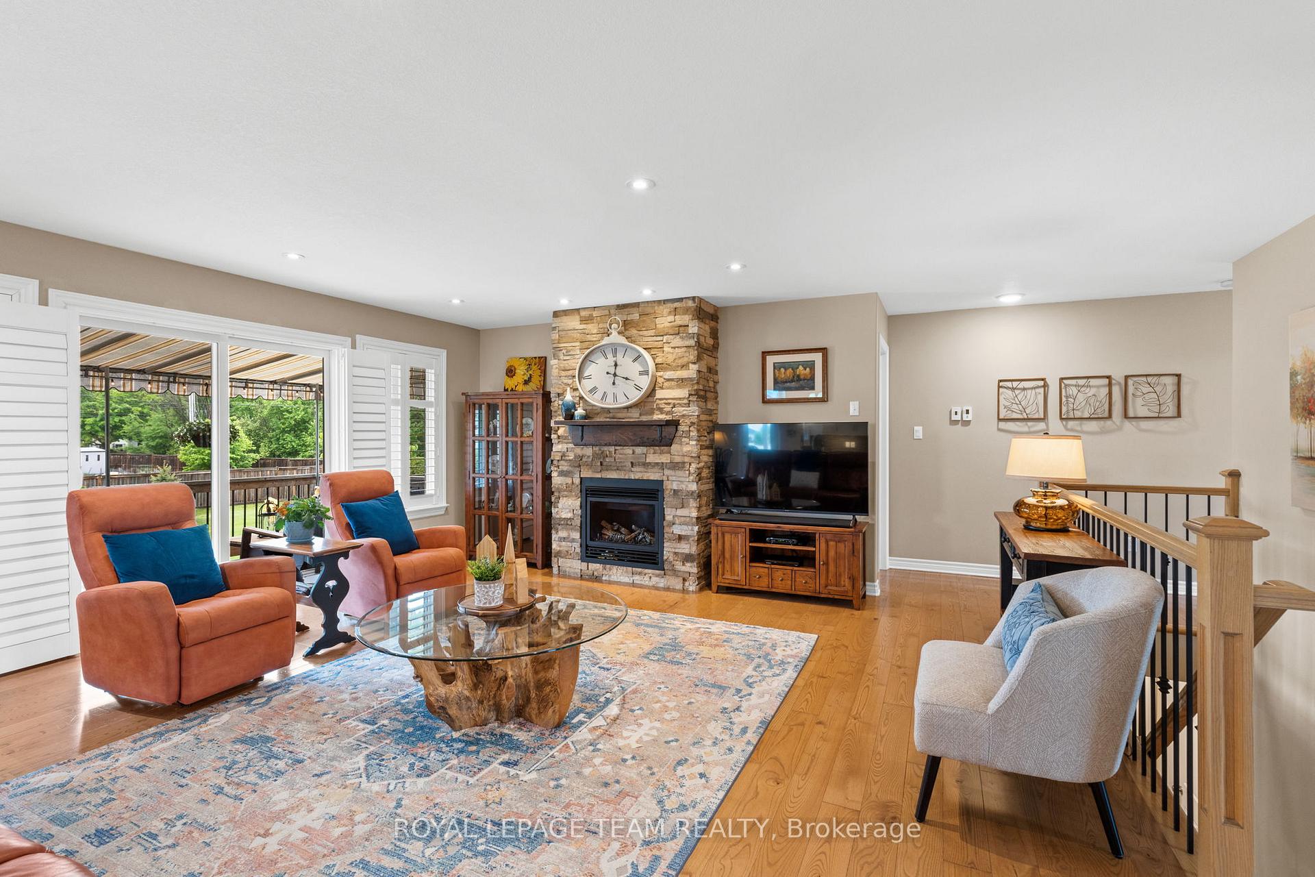 Photo 6 of 3400 Summerbreeze Drive, Ottawa, Osgoode — HOMEH