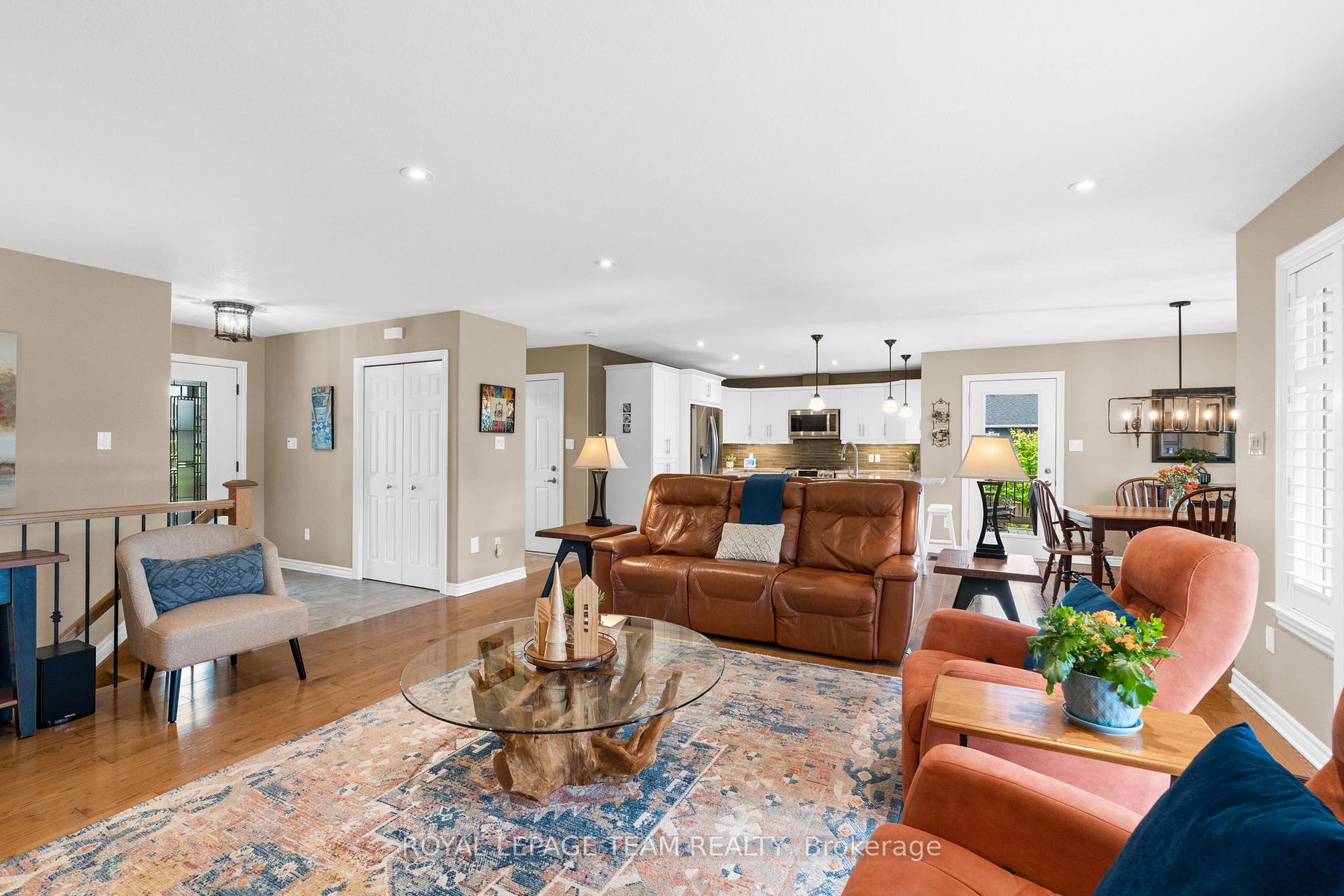 Photo 8 of 3400 Summerbreeze Drive, Ottawa, Osgoode — HOMEH