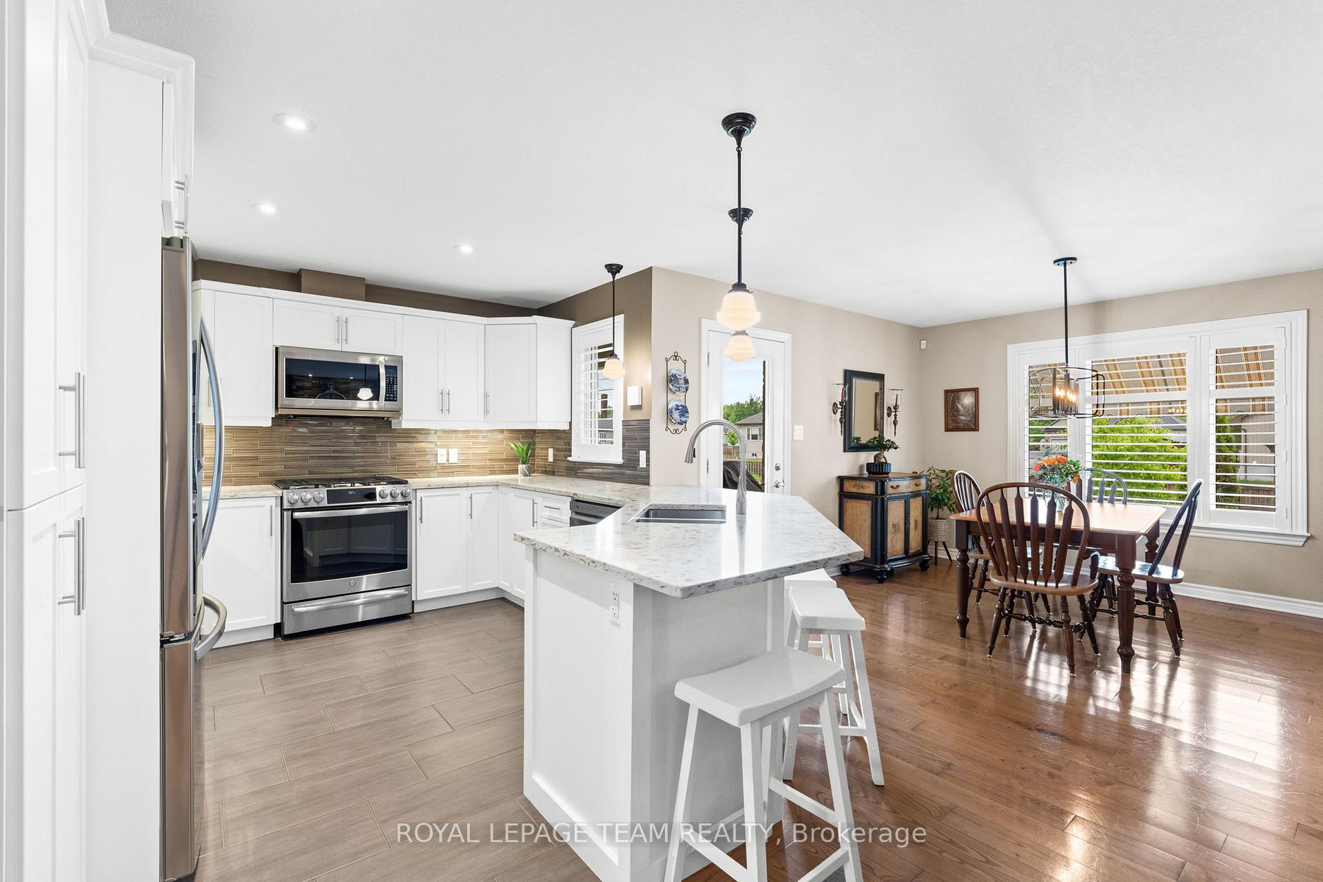 Photo 11 of 3400 Summerbreeze Drive, Ottawa, Osgoode — HOMEH