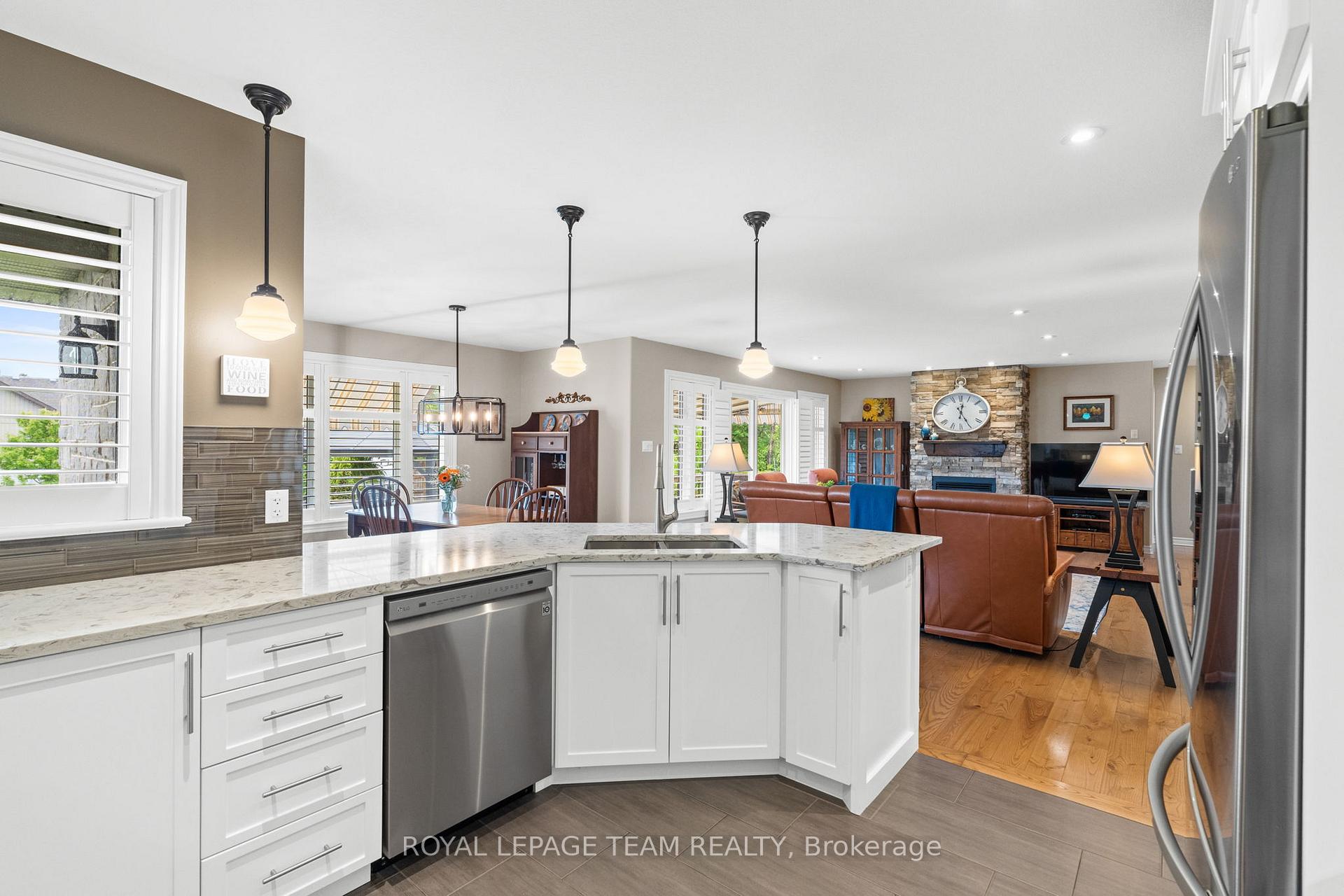 Photo 13 of 3400 Summerbreeze Drive, Ottawa, Osgoode — HOMEH