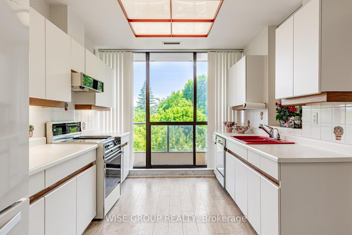 Photo 33 of Unit PH06, 3900 Yonge Street, Toronto, Bedford Park-Nortown — HOMEH