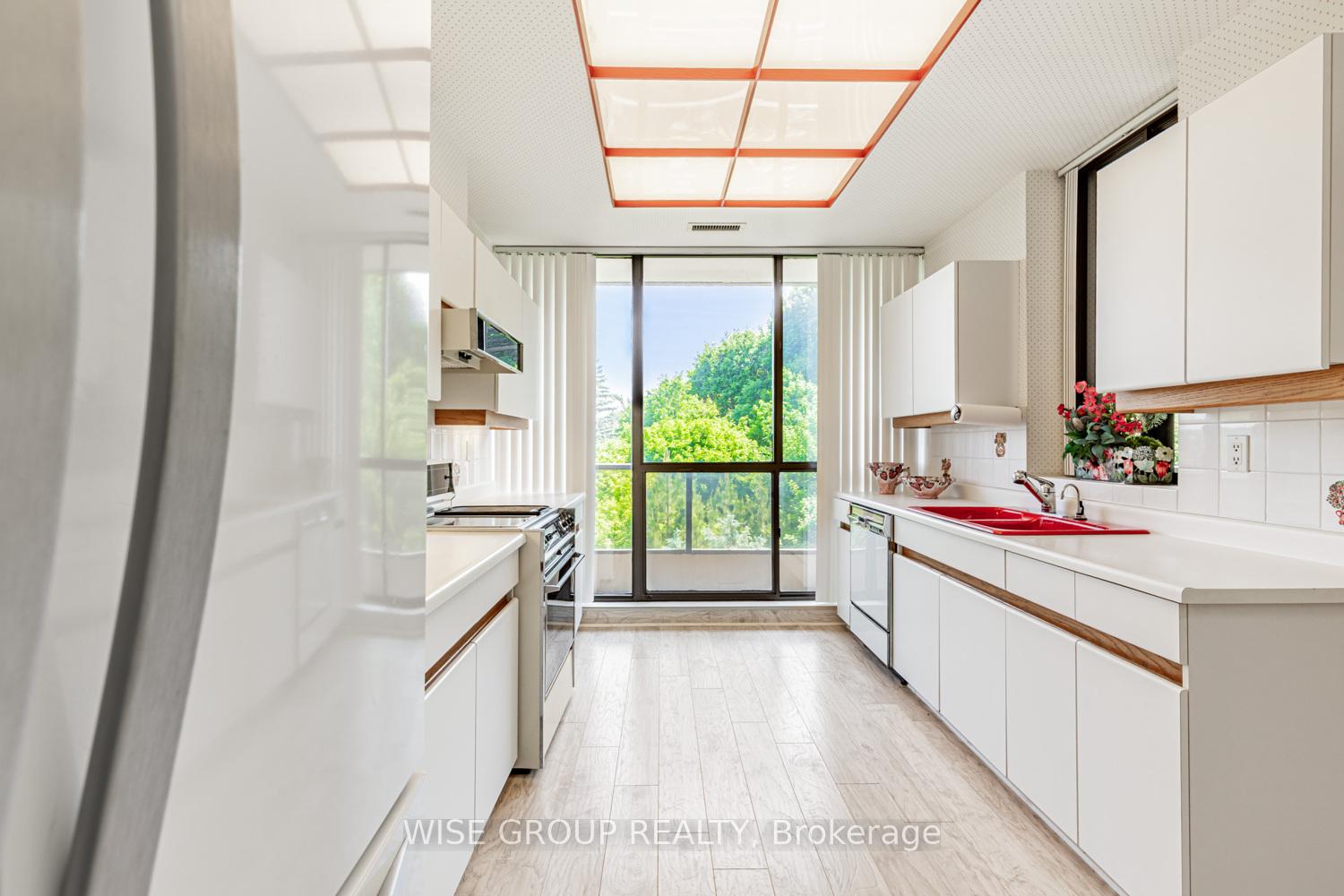 Photo 9 of Unit PH06, 3900 Yonge Street, Toronto, Bedford Park-Nortown — HOMEH