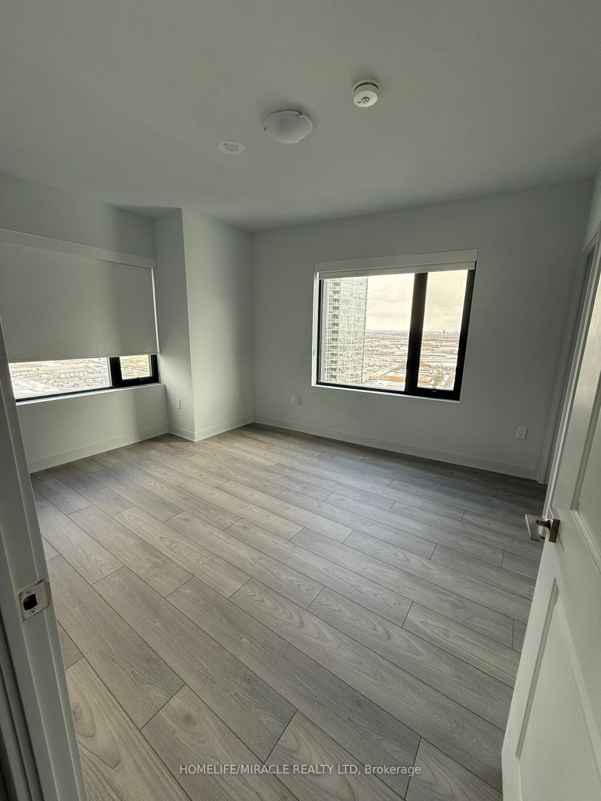 Photo 3 of Unit 2904, 2920 Highway 7 Road, Vaughan, Concord — HOMEH