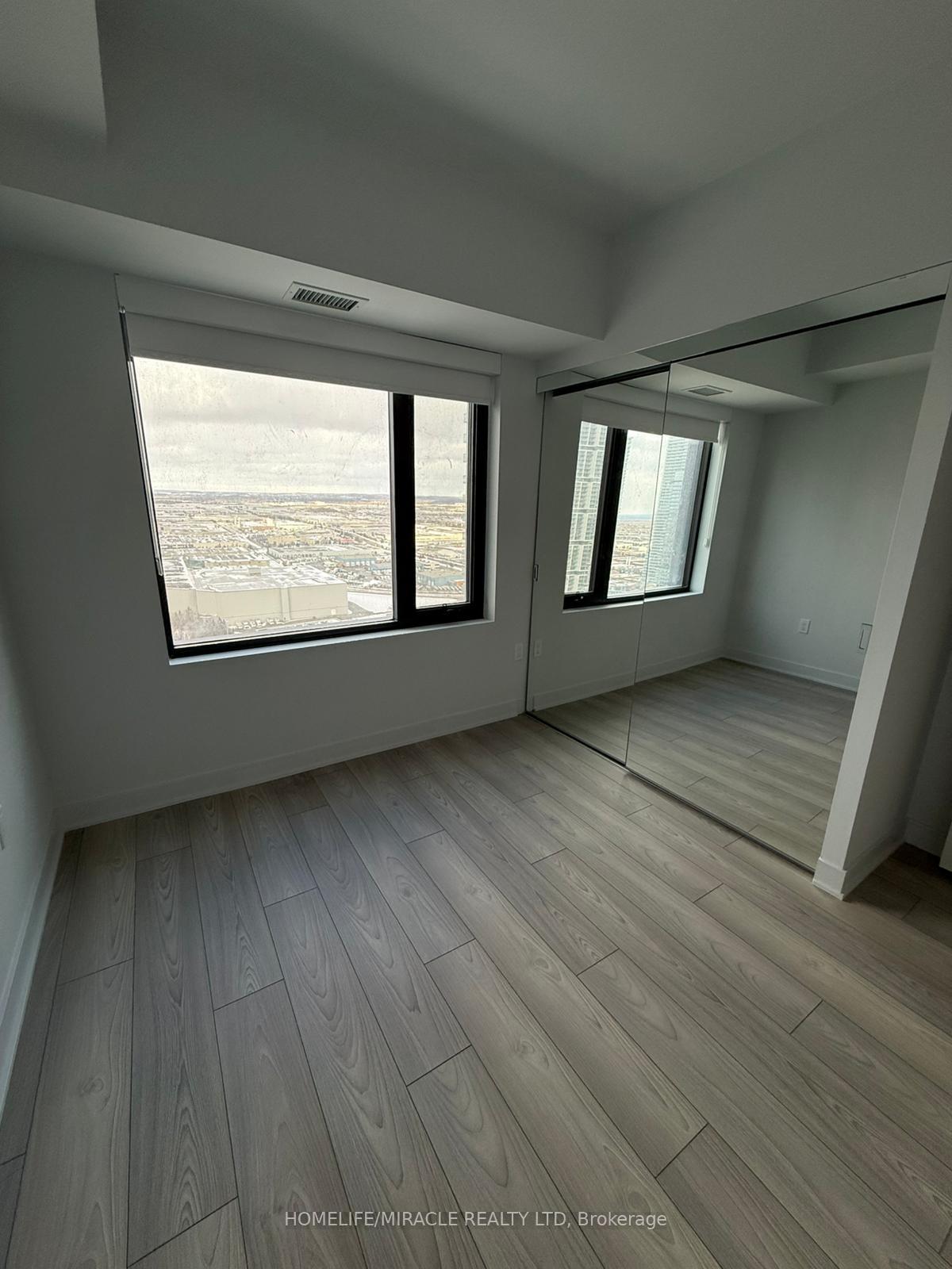 Photo 4 of Unit 2904, 2920 Highway 7 Road, Vaughan, Concord — HOMEH