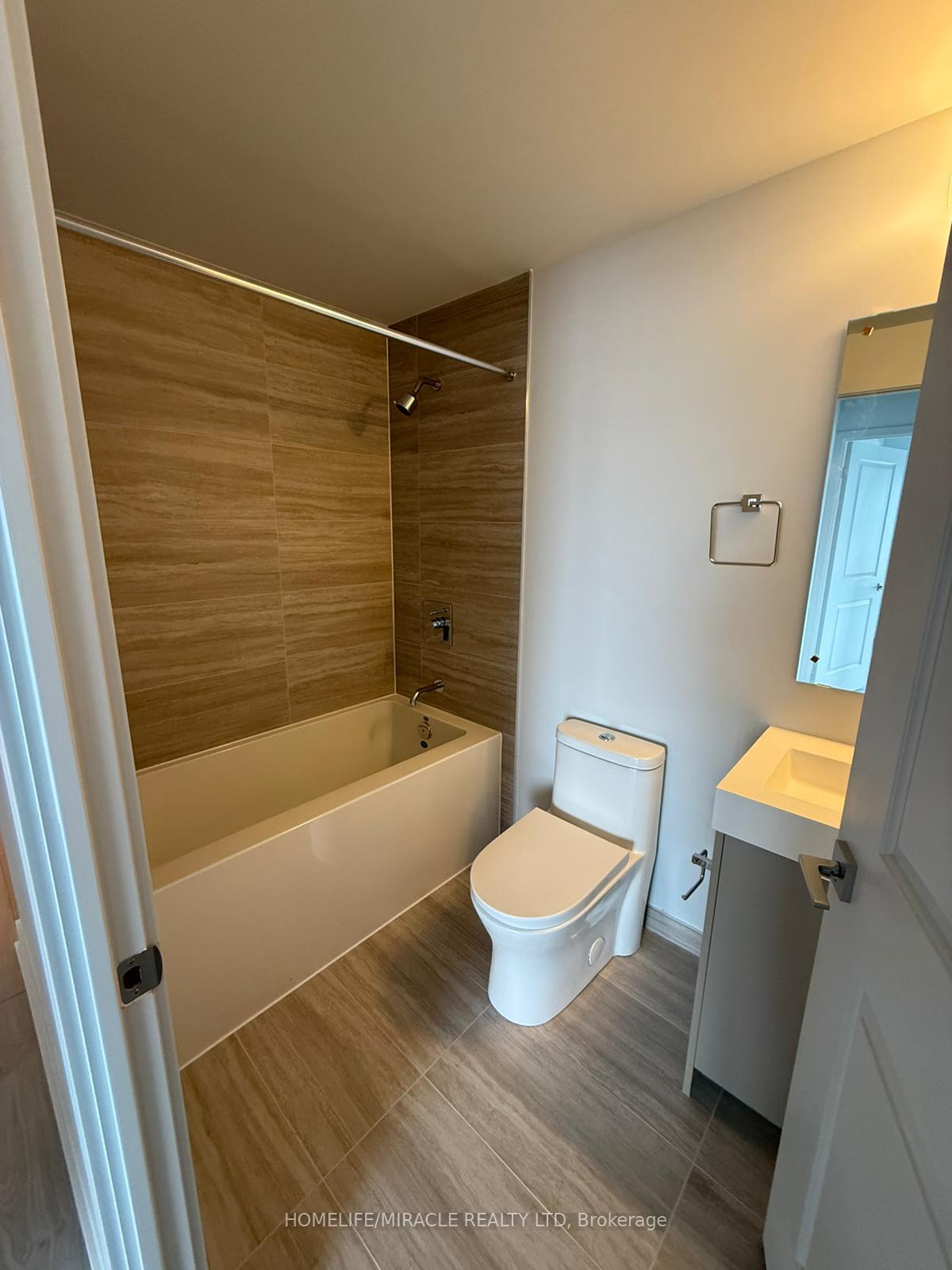 Photo 5 of Unit 2904, 2920 Highway 7 Road, Vaughan, Concord — HOMEH