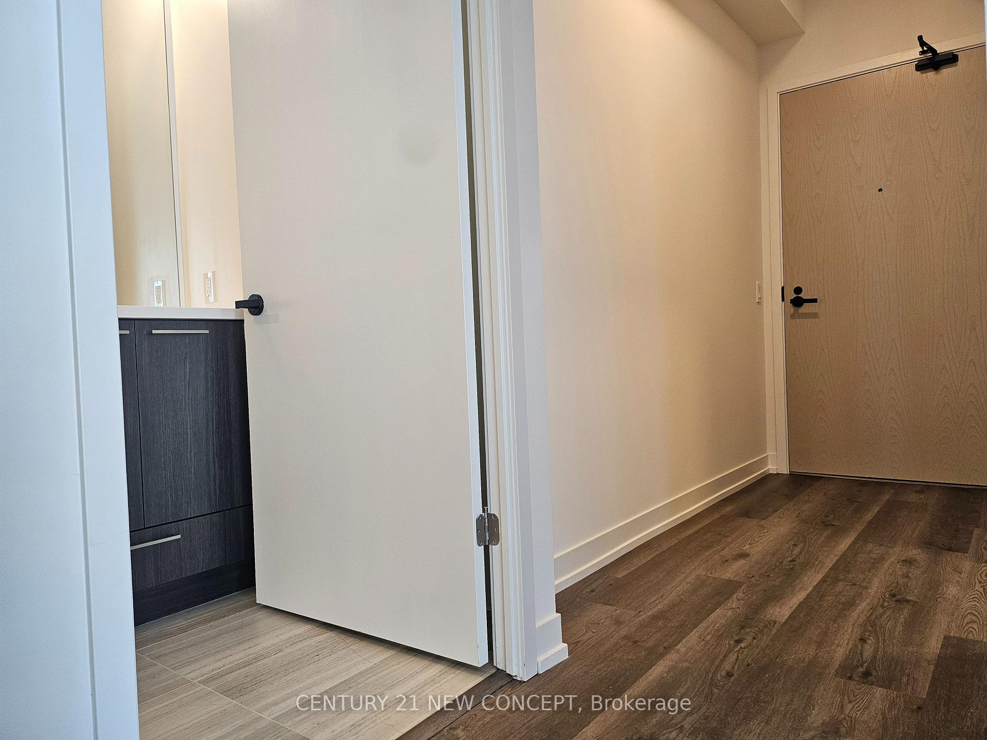Photo 5 of Unit 4915, 195 Commerce Street, Vaughan, Vaughan Corporate Centre — HOMEH