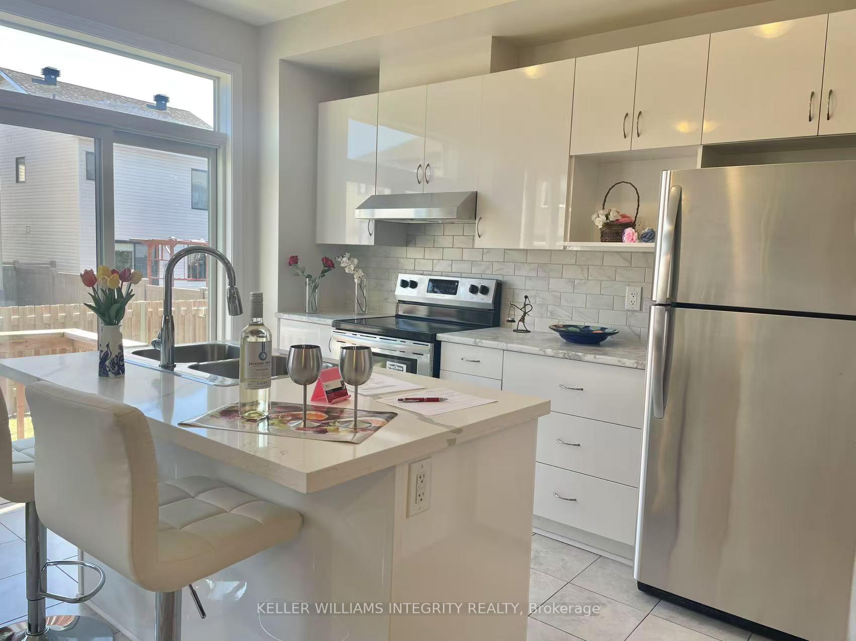 Photo 6 of 2566 Waterlilly Way, Ottawa, Barrhaven - Heritage Park — HOMEH