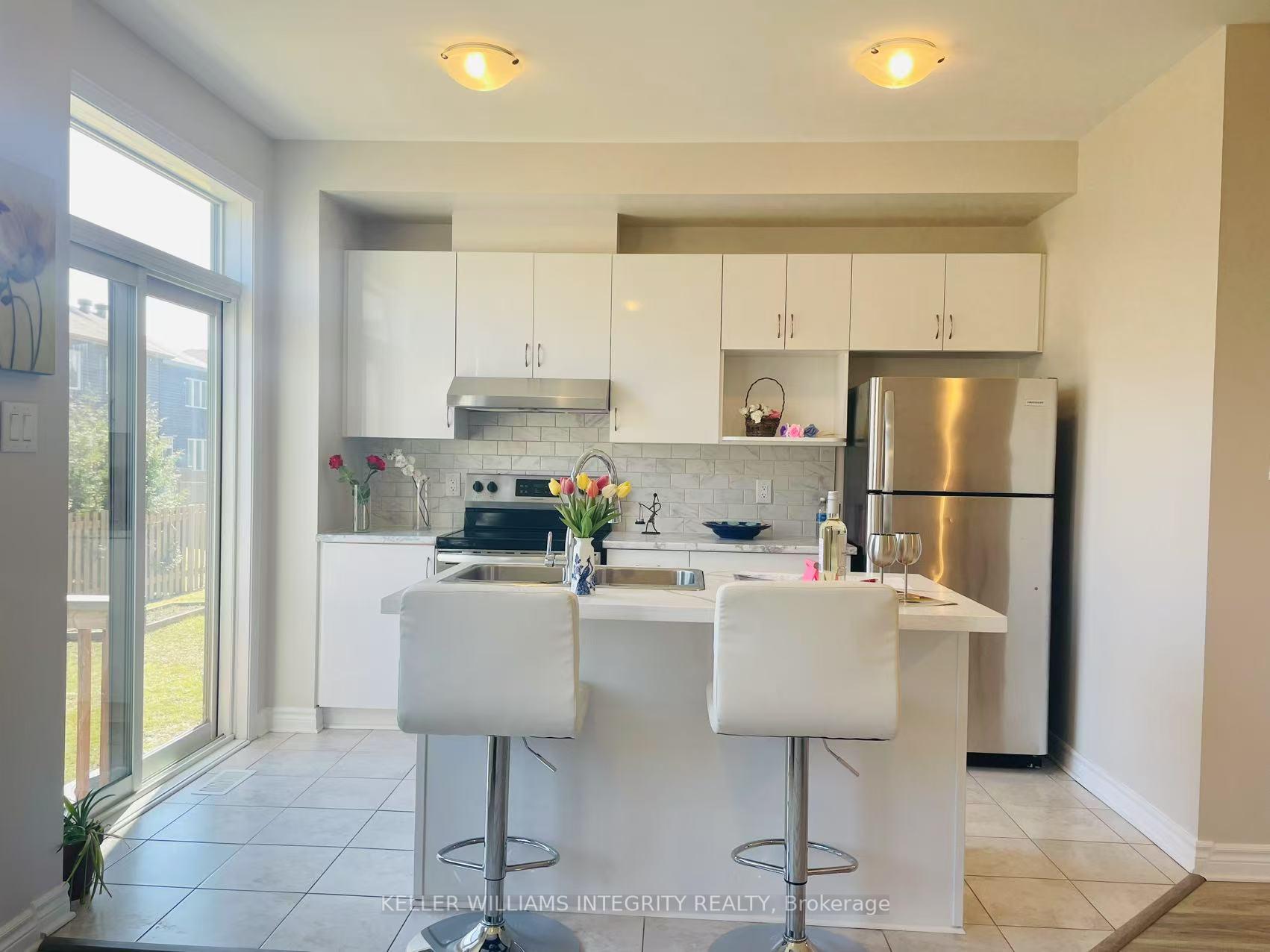 Photo 7 of 2566 Waterlilly Way, Ottawa, Barrhaven - Heritage Park — HOMEH