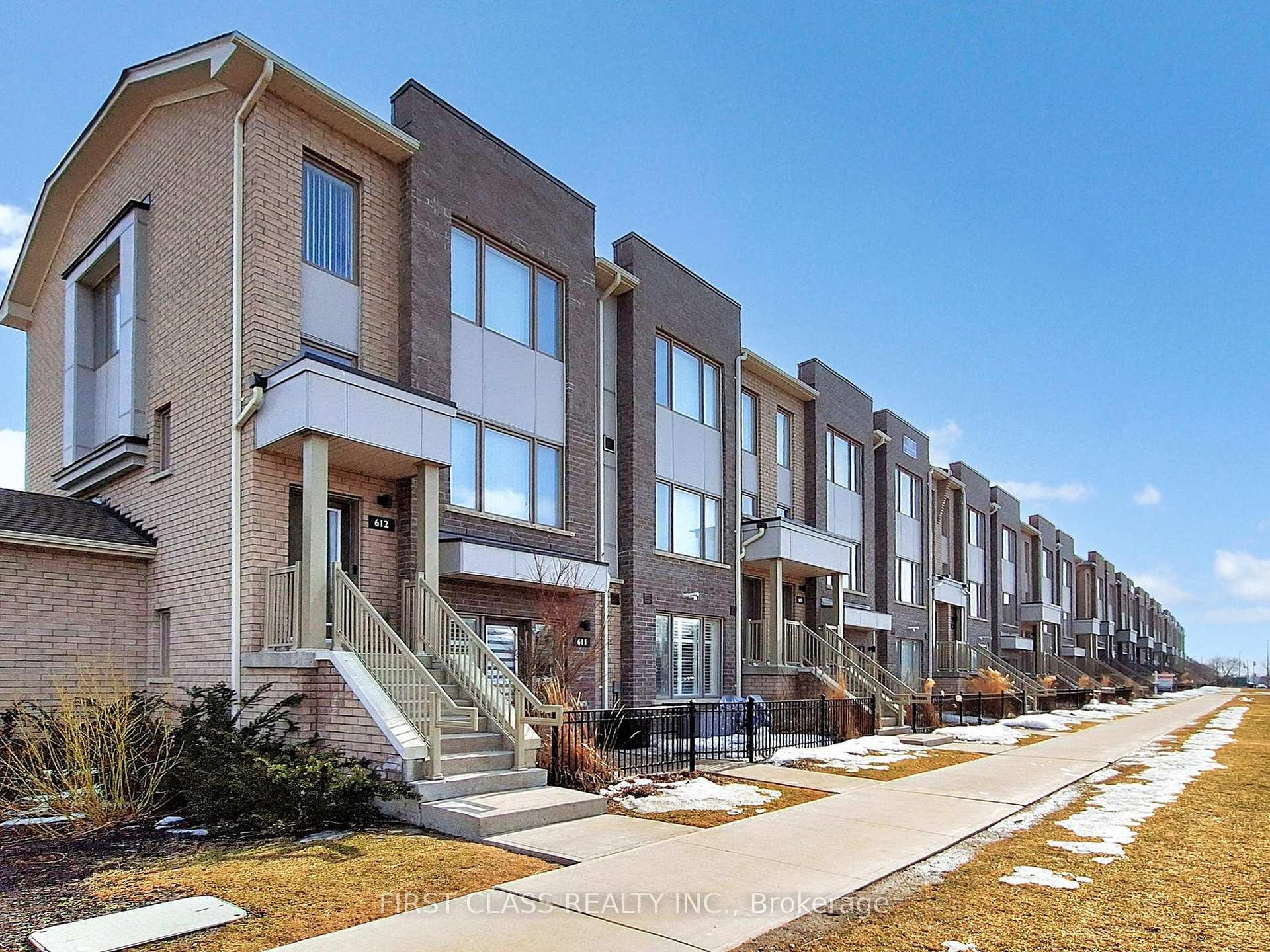 Photo 1 of Unit 611, 1525 Kingston Road, Pickering, Town Centre — HOMEH