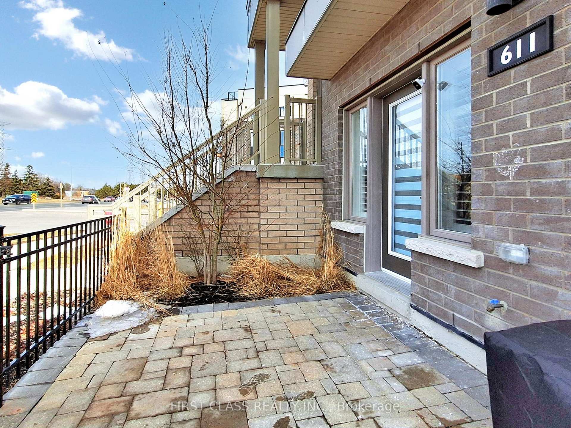 Photo 4 of Unit 611, 1525 Kingston Road, Pickering, Town Centre — HOMEH