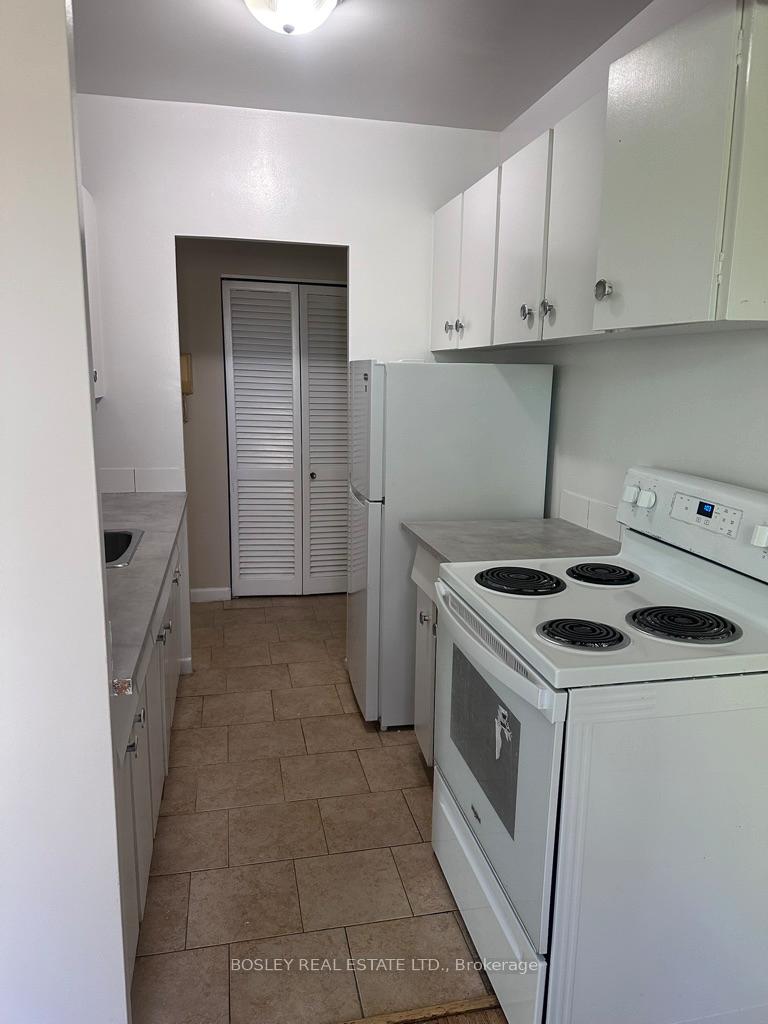 Photo 3 of Unit 601, 972 Eglinton Avenue E, Toronto, Leaside — HOMEH