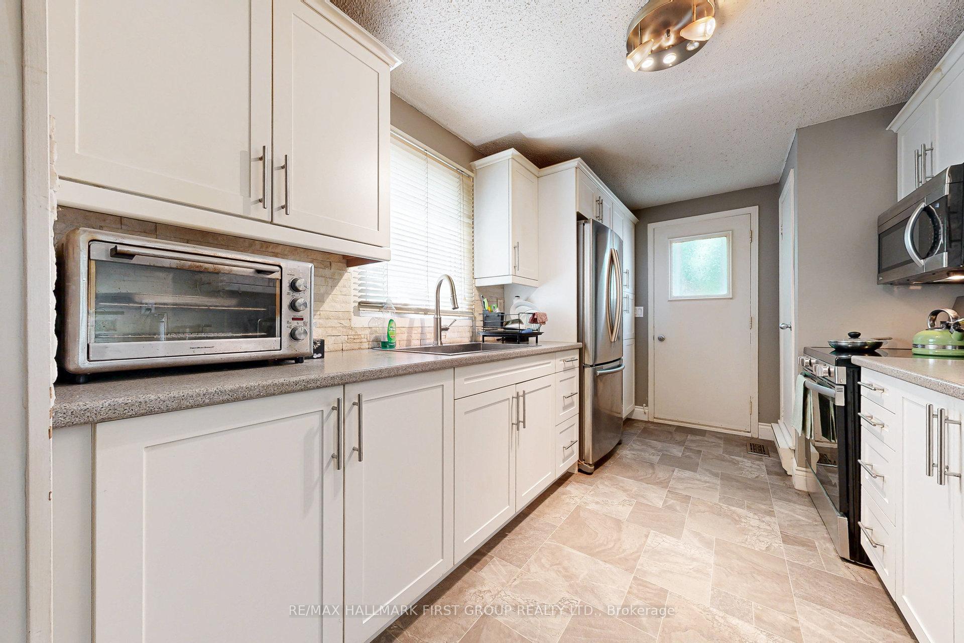 Photo 6 of 4 Kawartha Road, Clarington, Newcastle — HOMEH