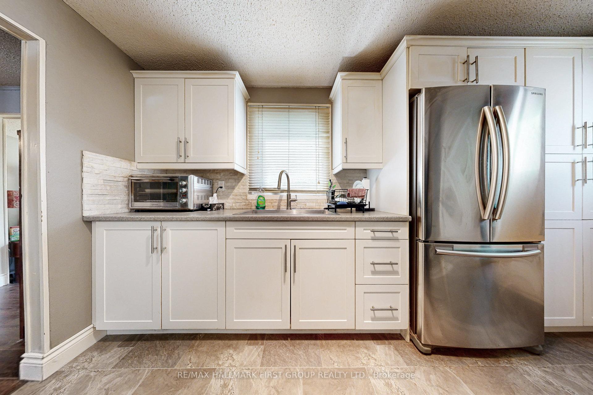 Photo 7 of 4 Kawartha Road, Clarington, Newcastle — HOMEH