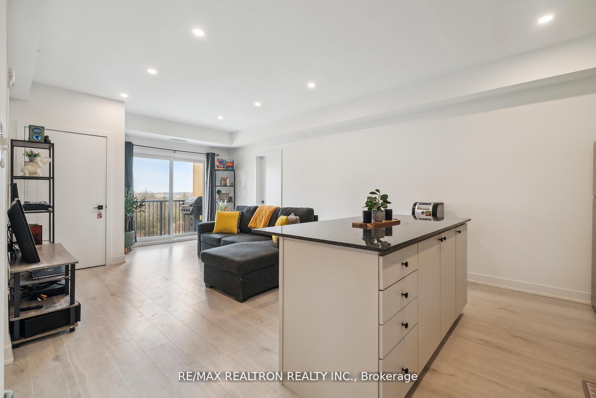 Photo 25 of Unit 307, 8 Culinary Lane, Barrie, Rural Barrie Southeast — HOMEH