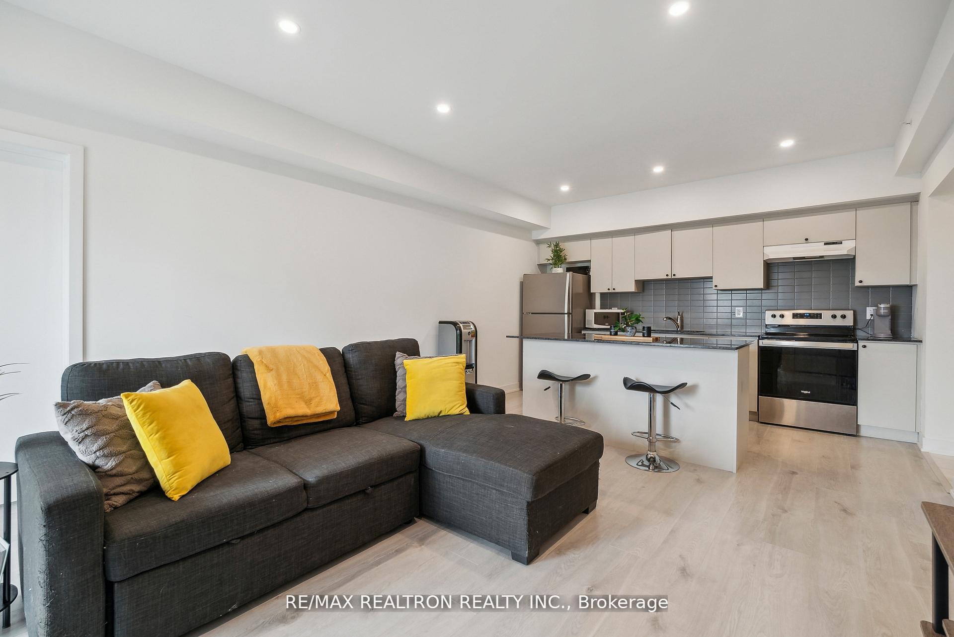 Photo 16 of Unit 307, 8 Culinary Lane, Barrie, Rural Barrie Southeast — HOMEH