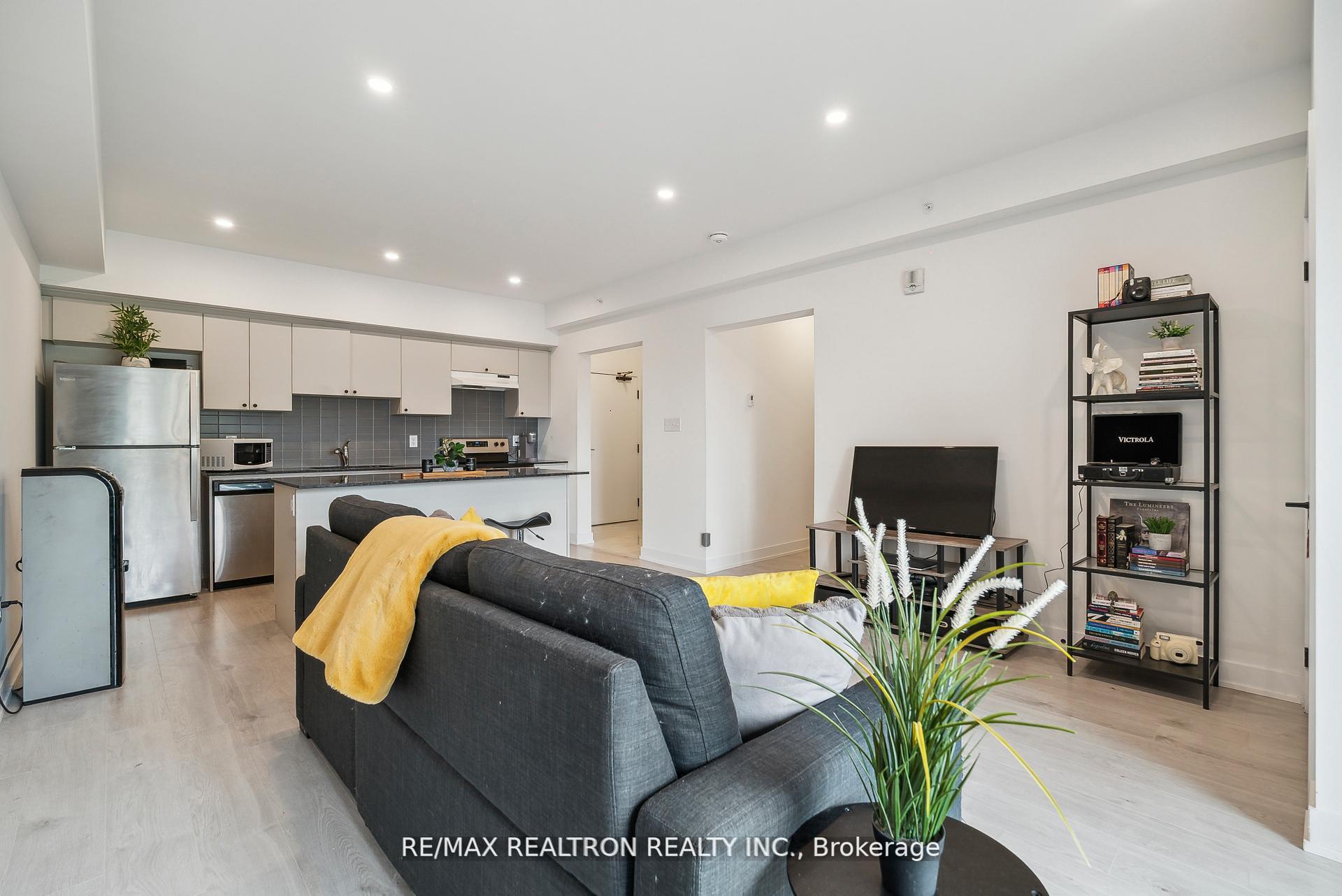 Photo 17 of Unit 307, 8 Culinary Lane, Barrie, Rural Barrie Southeast — HOMEH
