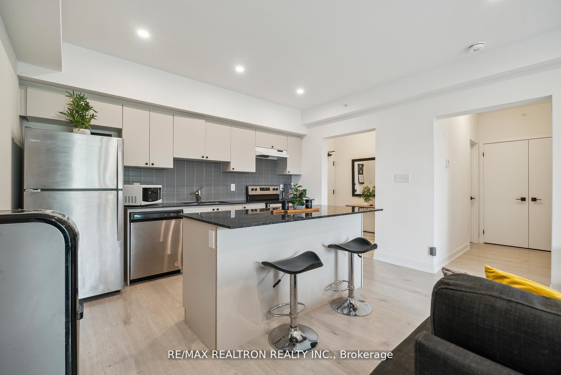 Photo 13 of Unit 307, 8 Culinary Lane, Barrie, Rural Barrie Southeast — HOMEH