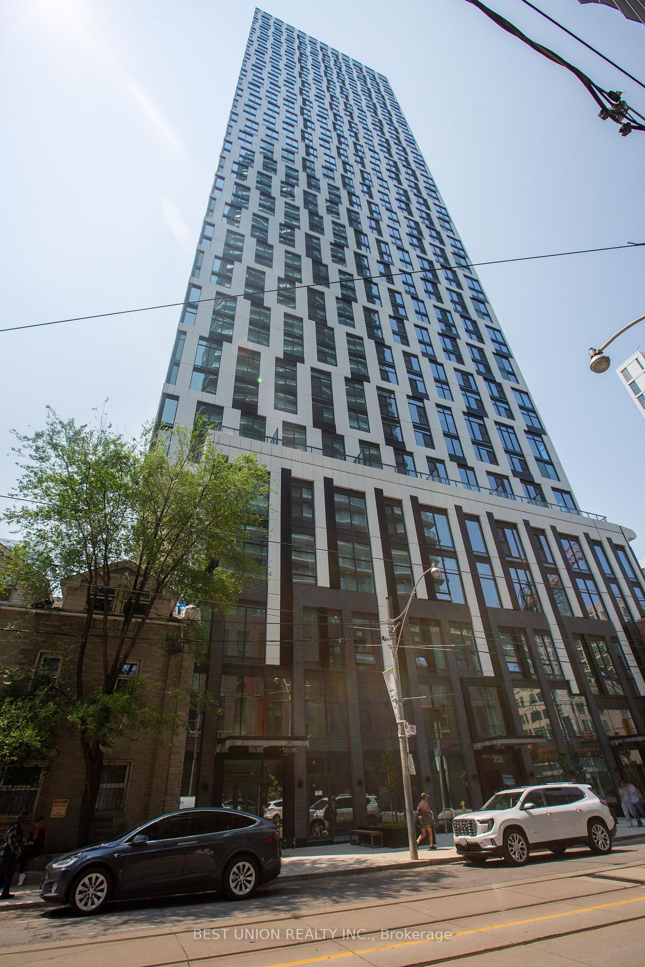 Front of Unit 4816, 252 Church Street E