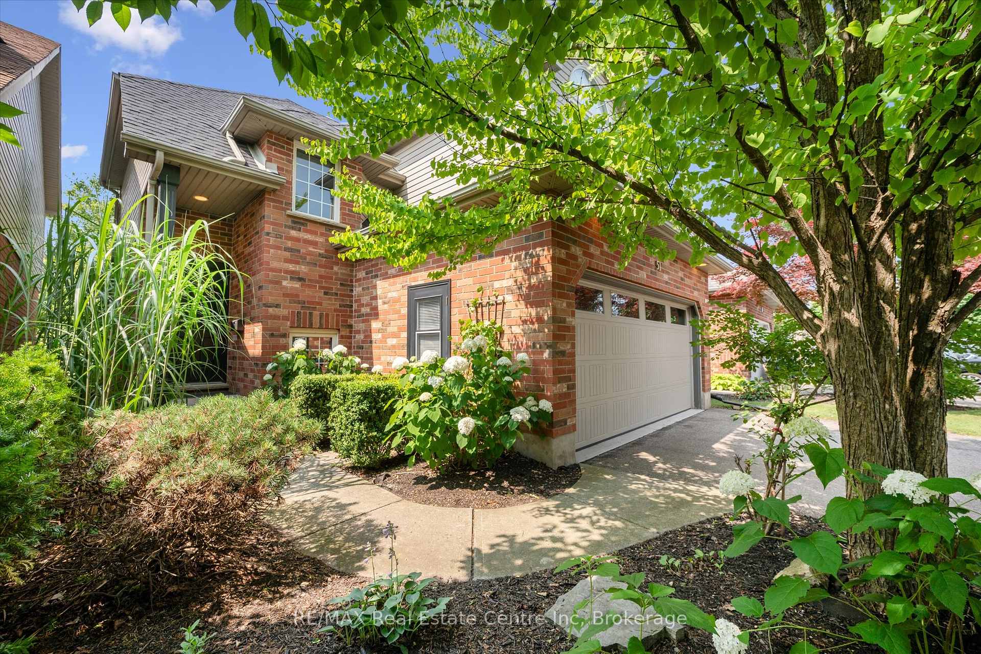 Photo 2 of 51 Marsh Crescent, Guelph, Pineridge/Westminster Woods — HOMEH